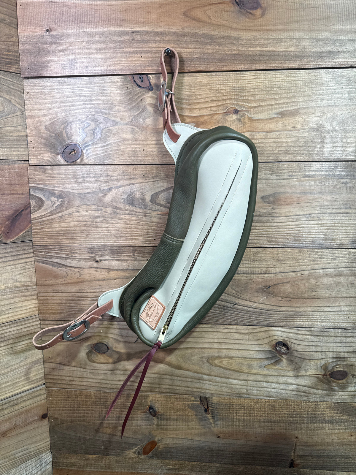 Cargill Cantle Slick Bag Military Green w/ Cream Face