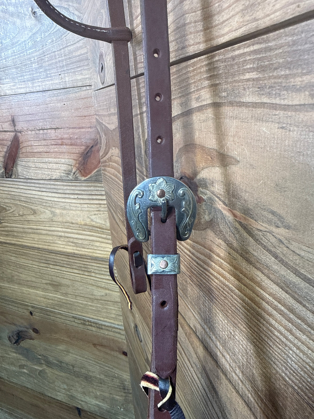 Headstall Oiled One Ear w/ Rounded Flower Buckle