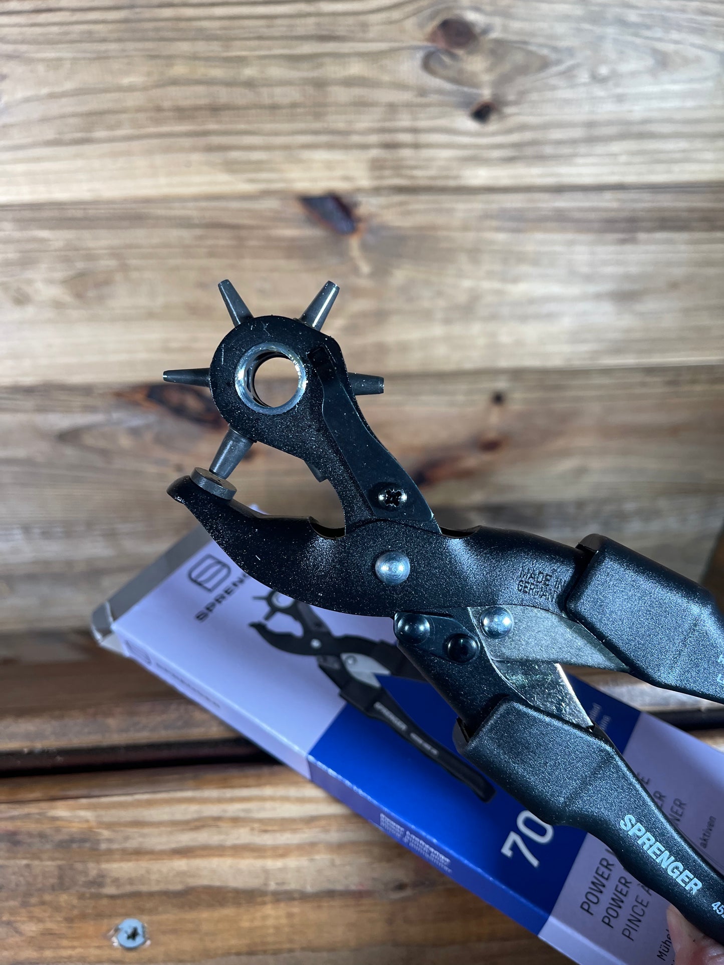 Sprenger Hole Punch