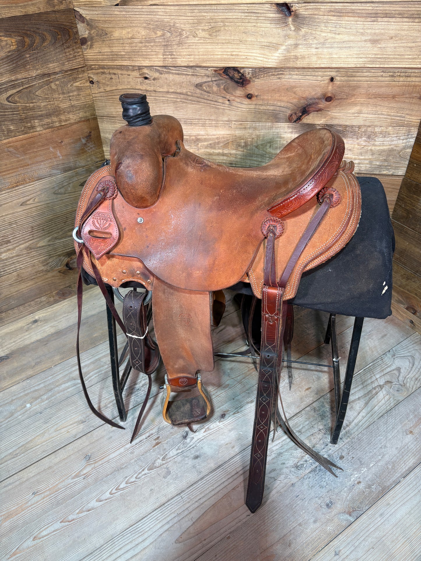 Diamond D Ranch Saddle ISUSED1719