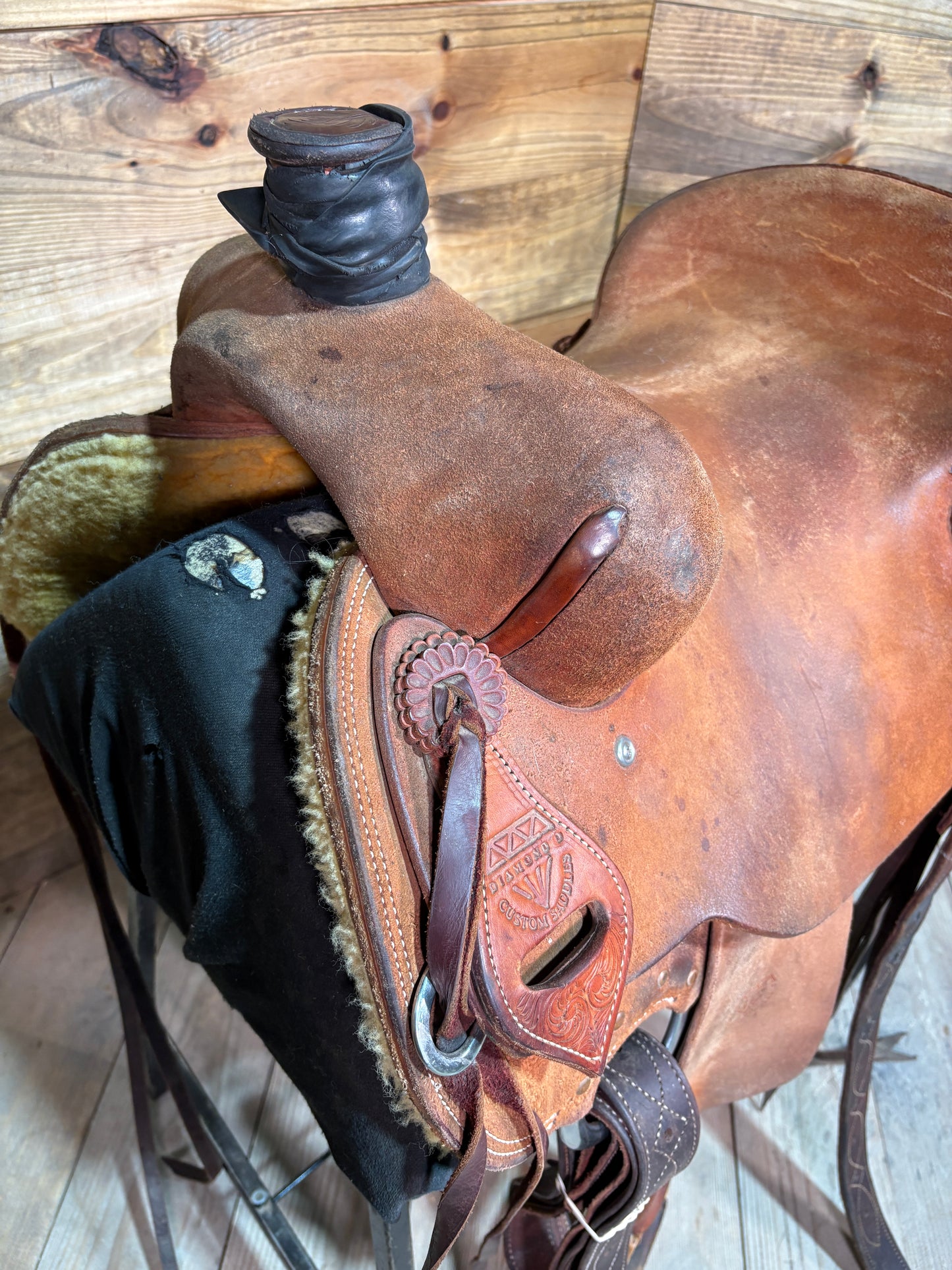 Diamond D Ranch Saddle ISUSED1719