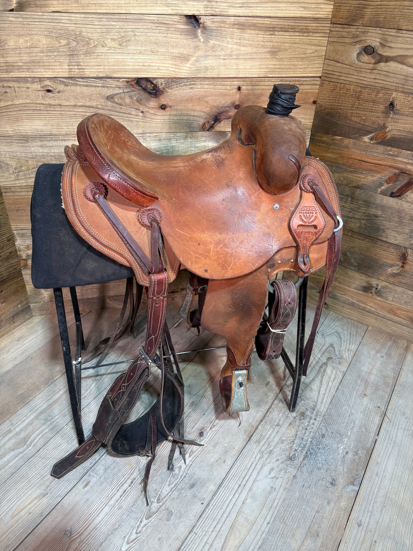 Diamond D Ranch Saddle ISUSED1719