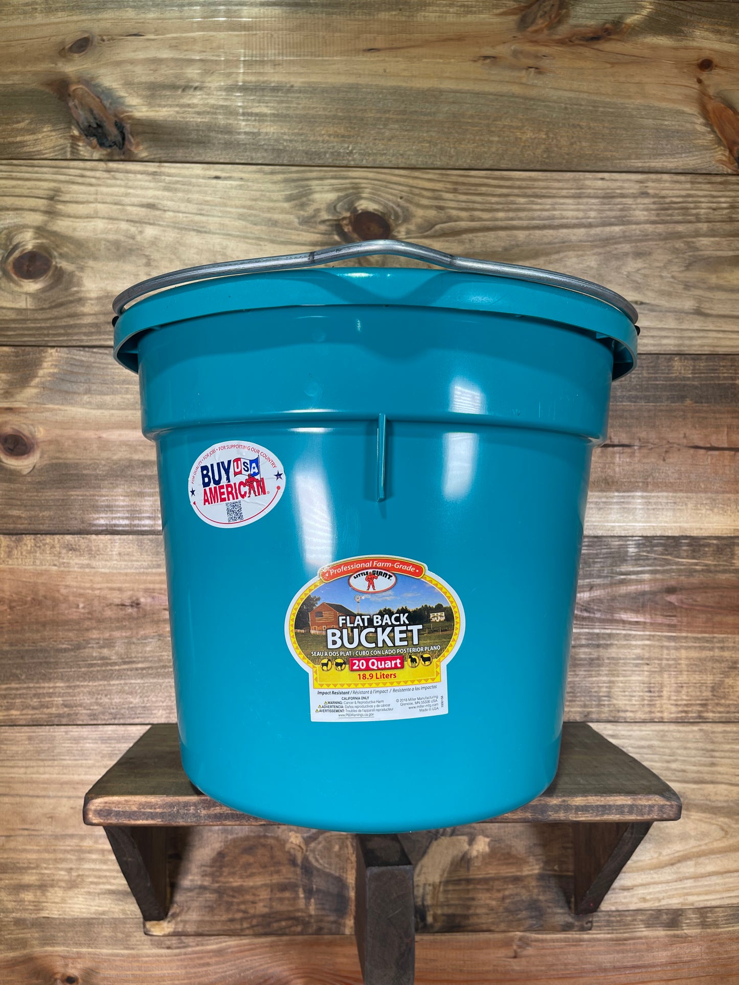 Water/Feed Bucket