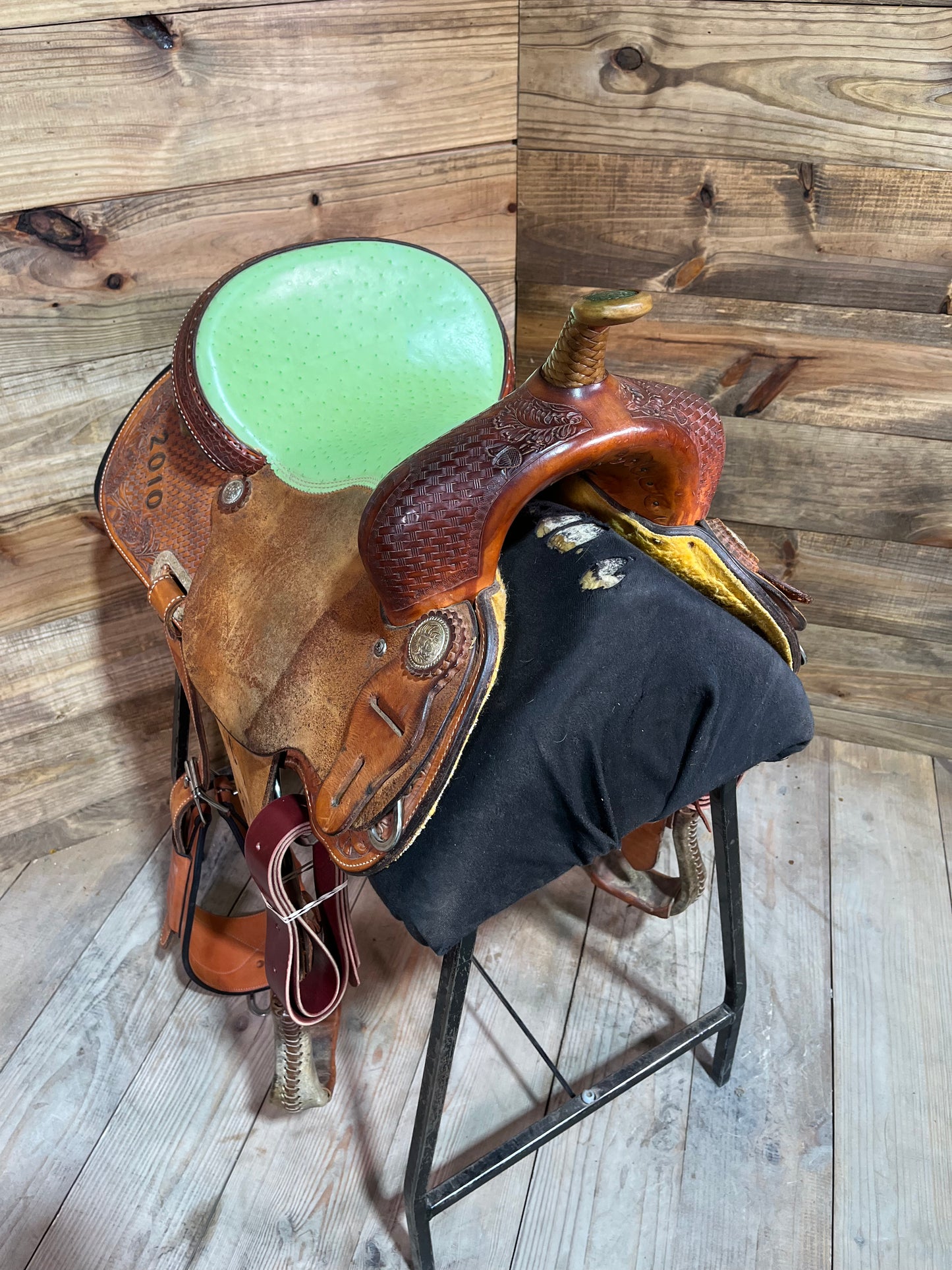 ETS Custom Barrel Saddle ISUSED1571
