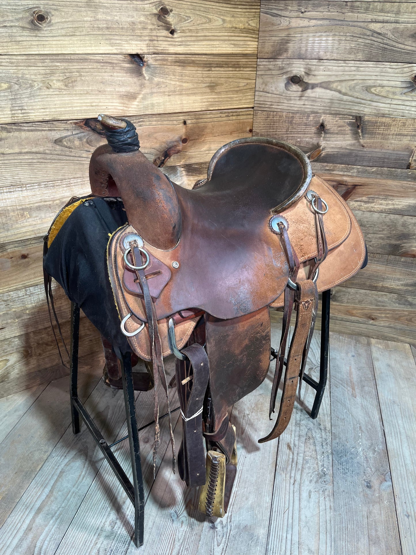 Henderson Ranch Saddle ISUSED1603