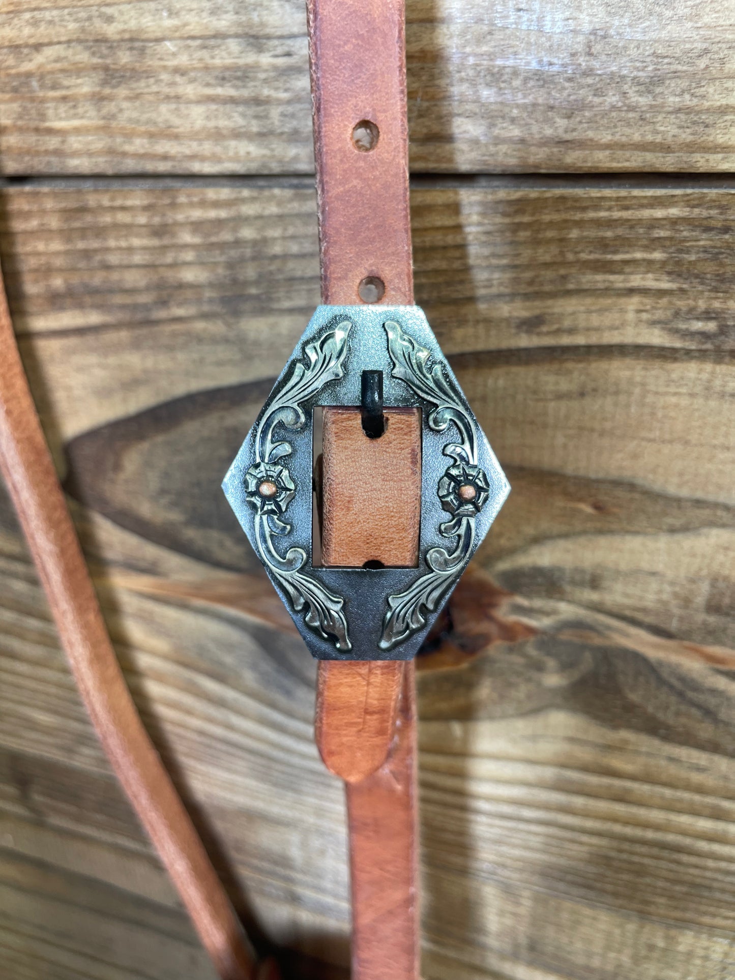 H1075 5/8" Split- Ear w/ Custom Snip Floral Buckle