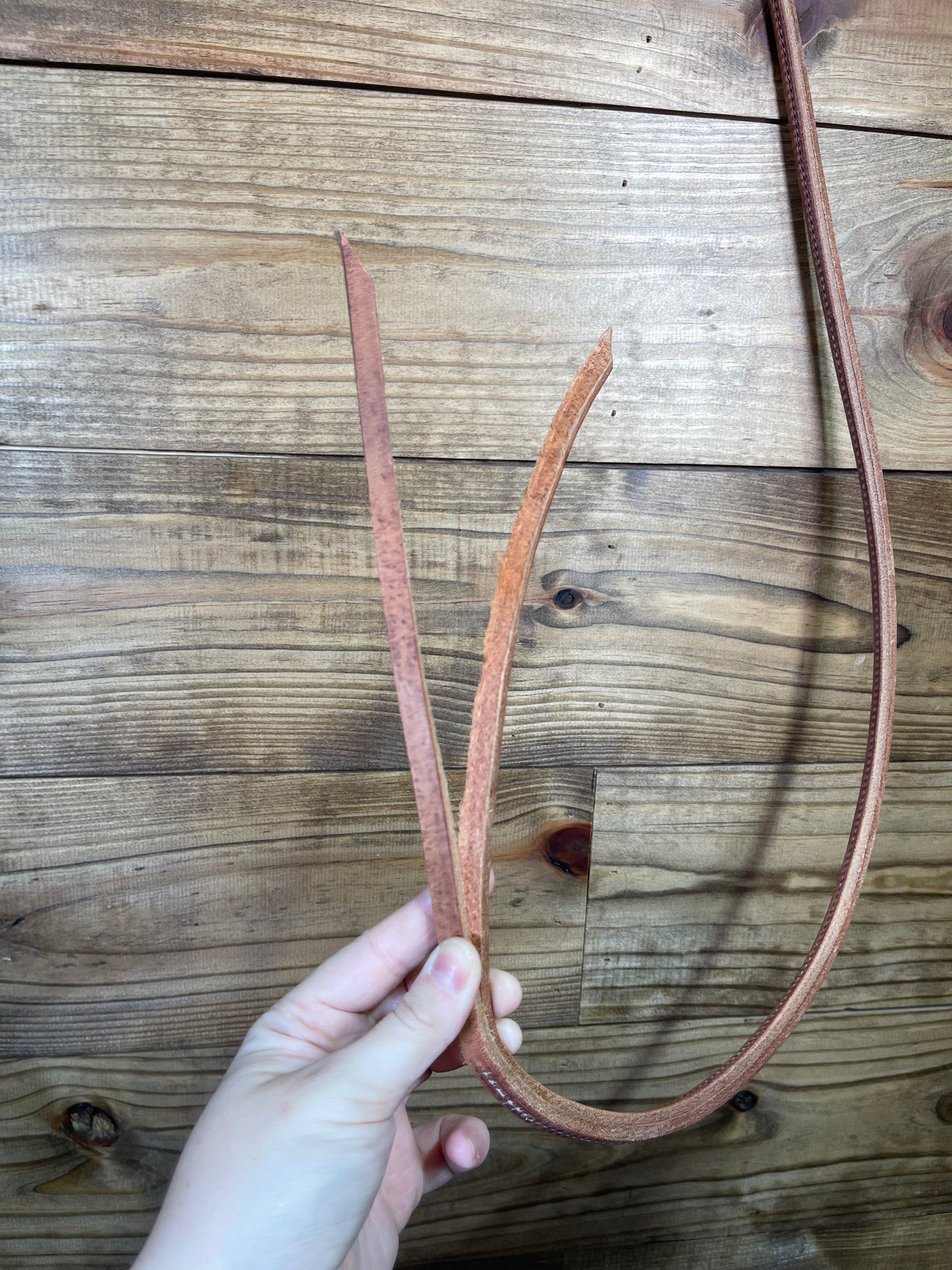 H985 Leather Whip
