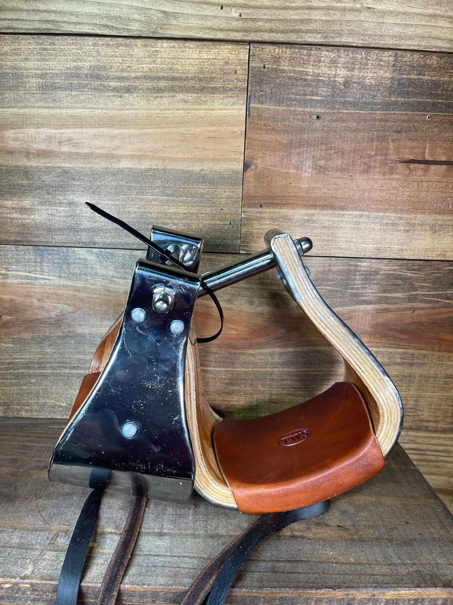 4" TWS Leather Wrapped Bell Stirrup
