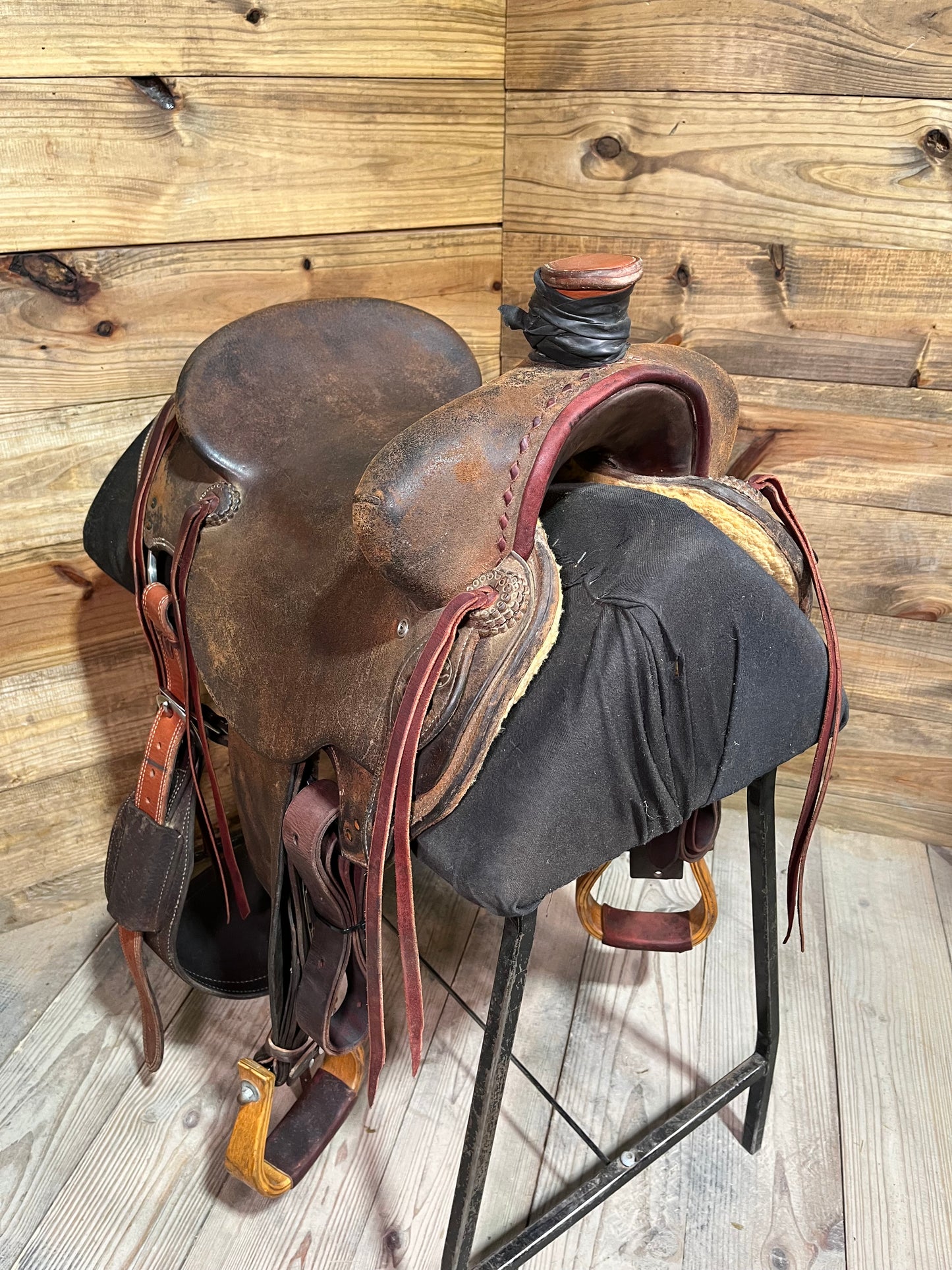 15” Cowpuncher Ranch Saddle ISUSED2332