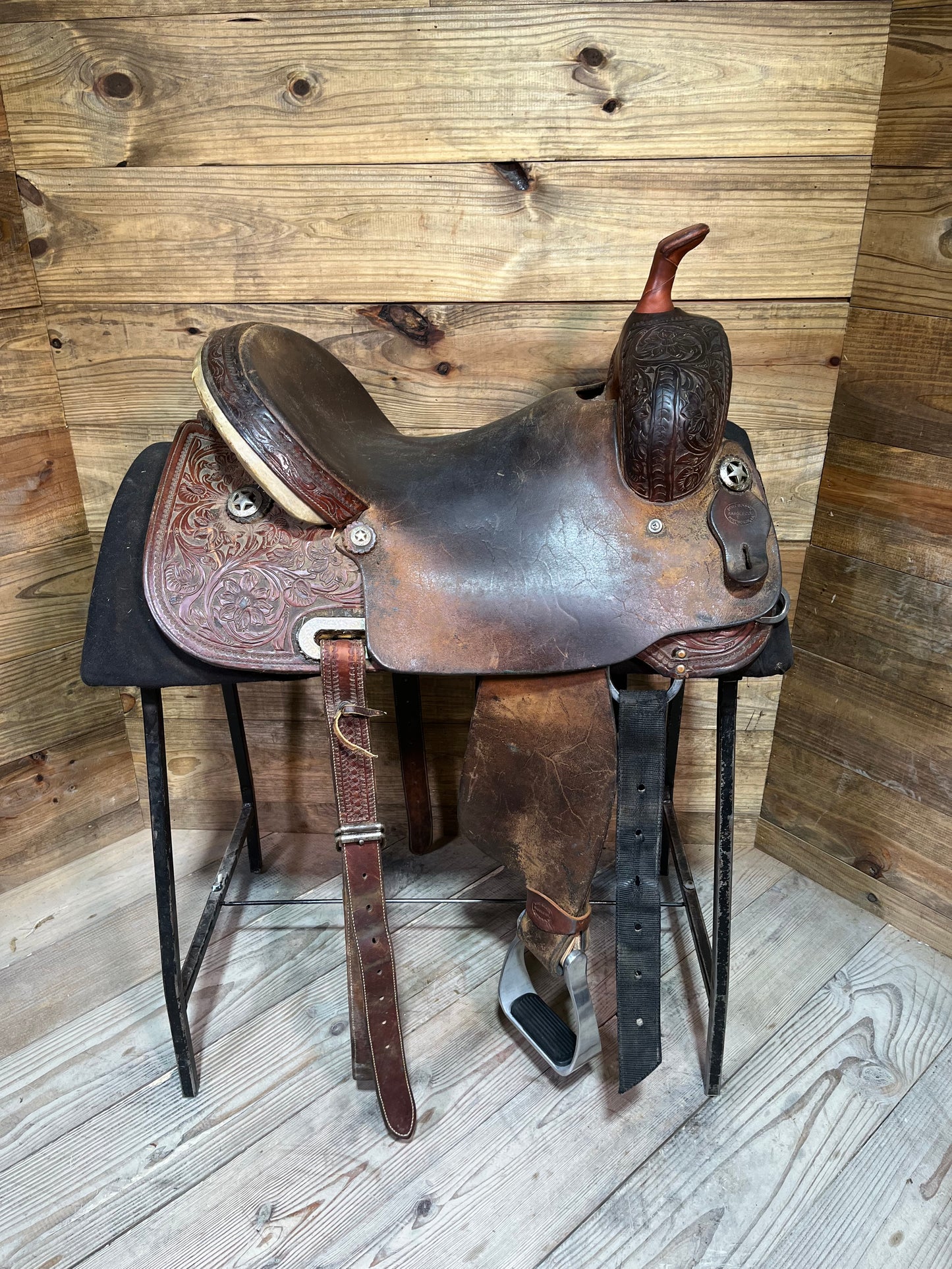 16 1/4” Fort Worth Saddle Co. Barrel ISUSED2338