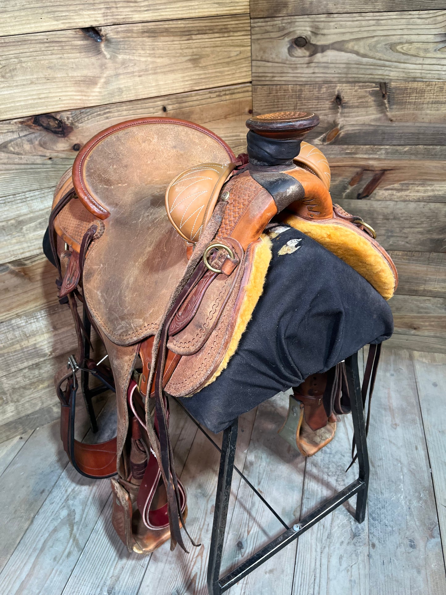 Buckaroo Leather Wade Saddle ISUSED1736