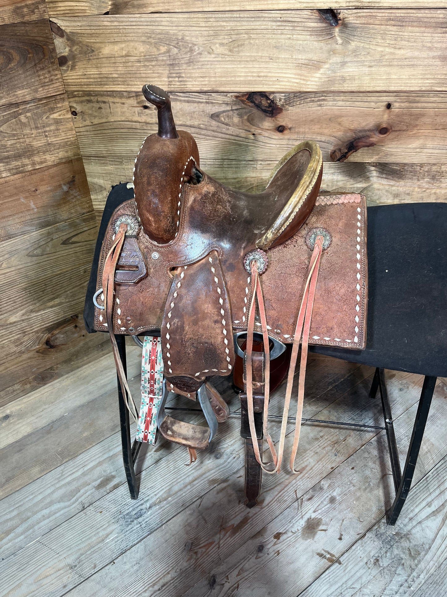 Perez Barrel Saddle ISUSED1838