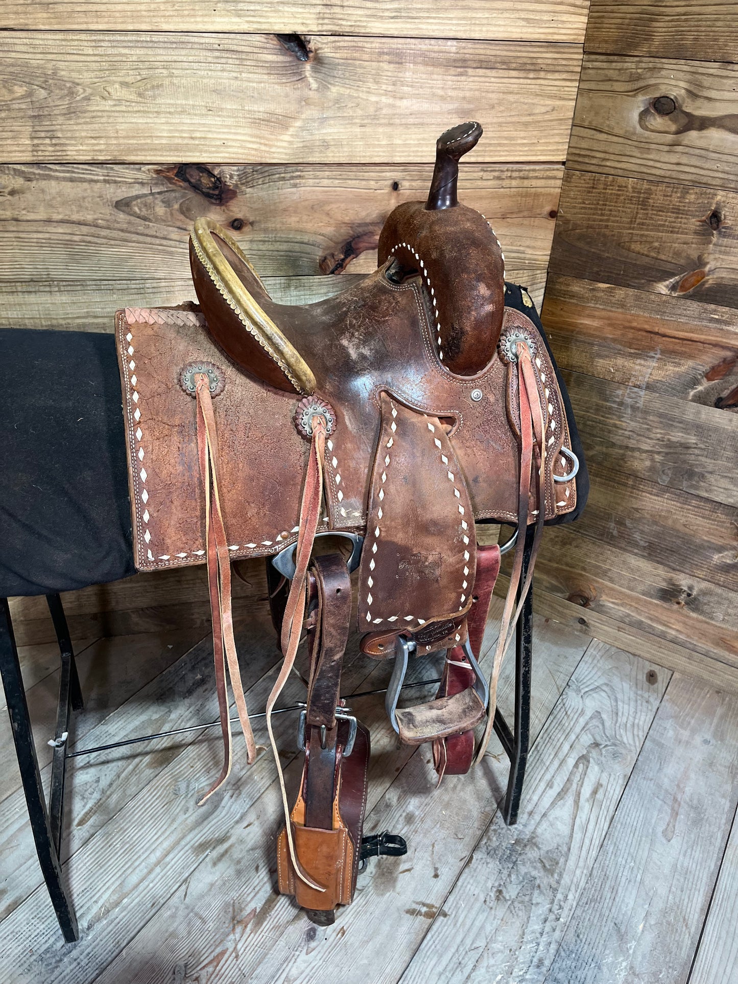 Perez Barrel Saddle ISUSED1838