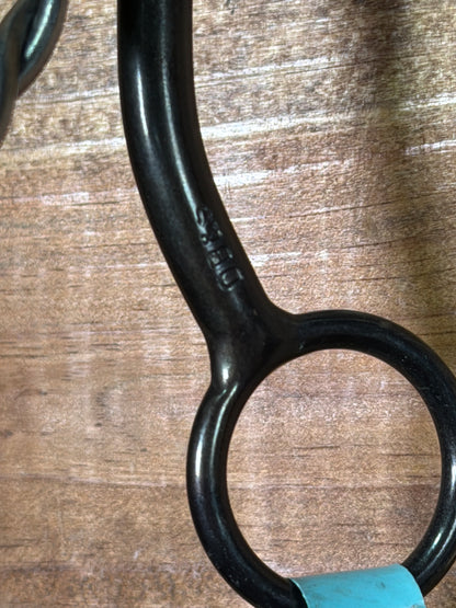 Z2-35 Dutton 2 Piece Mouth Twisted