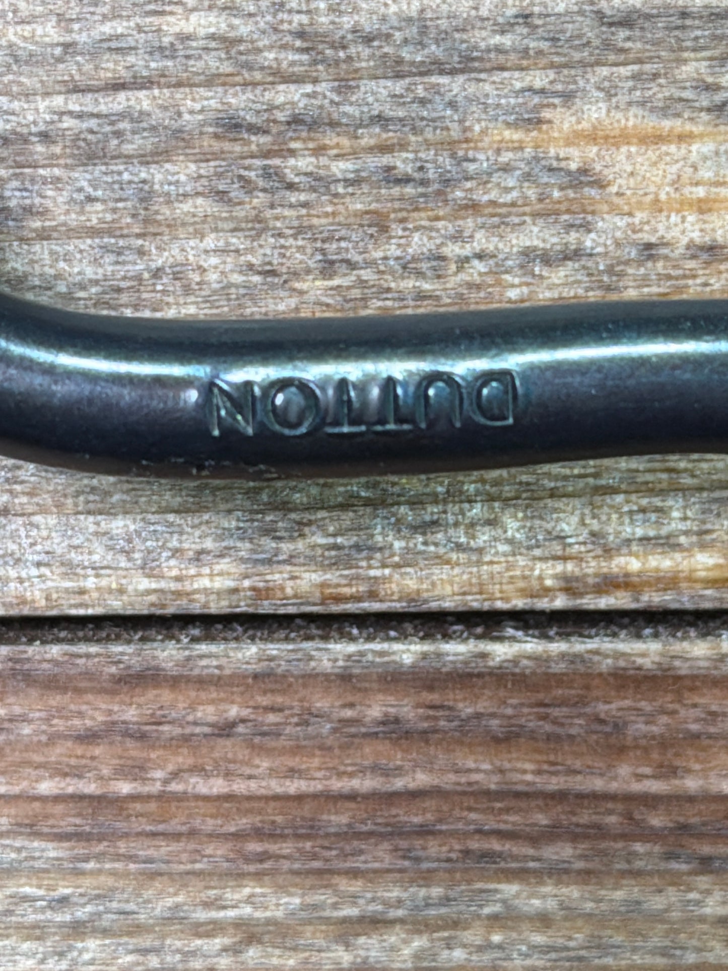 07-HS1 Dutton 1 3/4" Tall Port w/ Twist