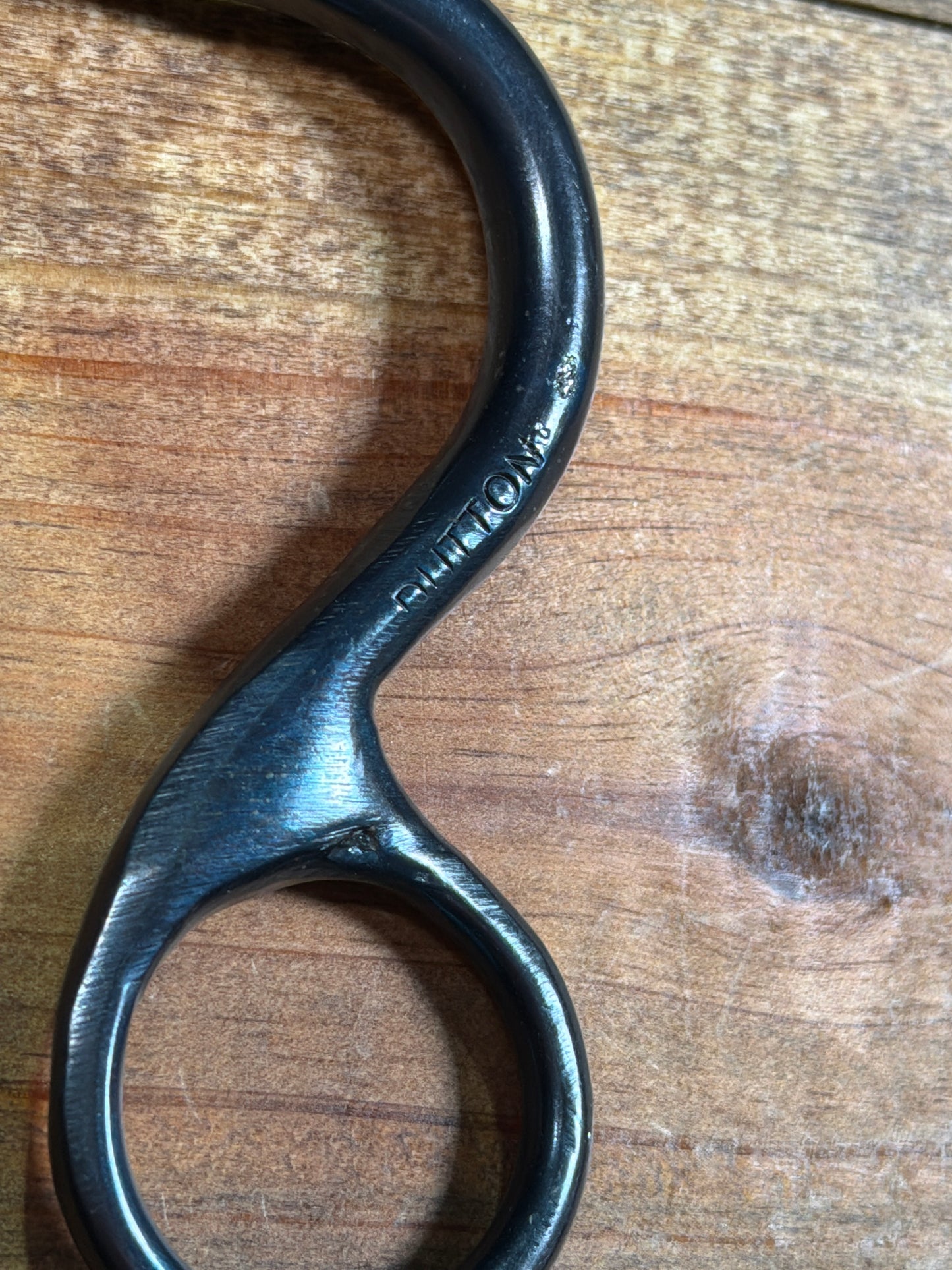 A-07i Dutton Round Port