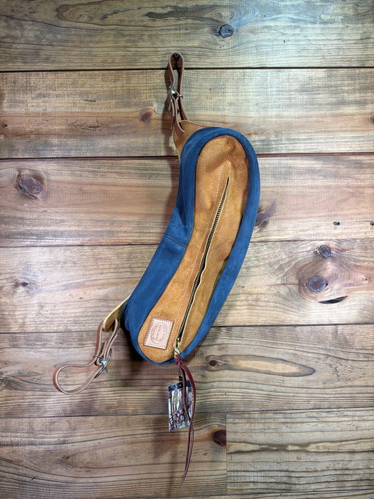 Cargill Cantle Bag Navy w/ Different Colored Face
