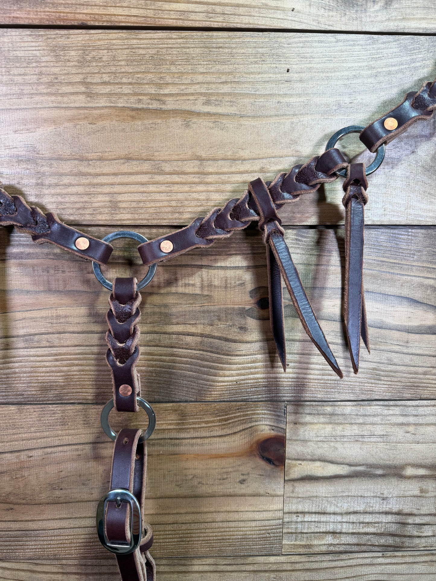 BC53 B's Maker Tack Blood Knot Breast Collar