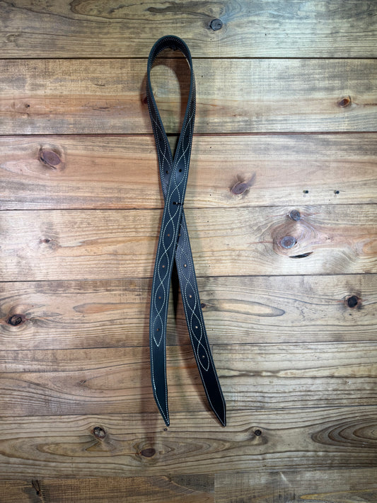 BK922 Black Off-Side Stiched Latigos