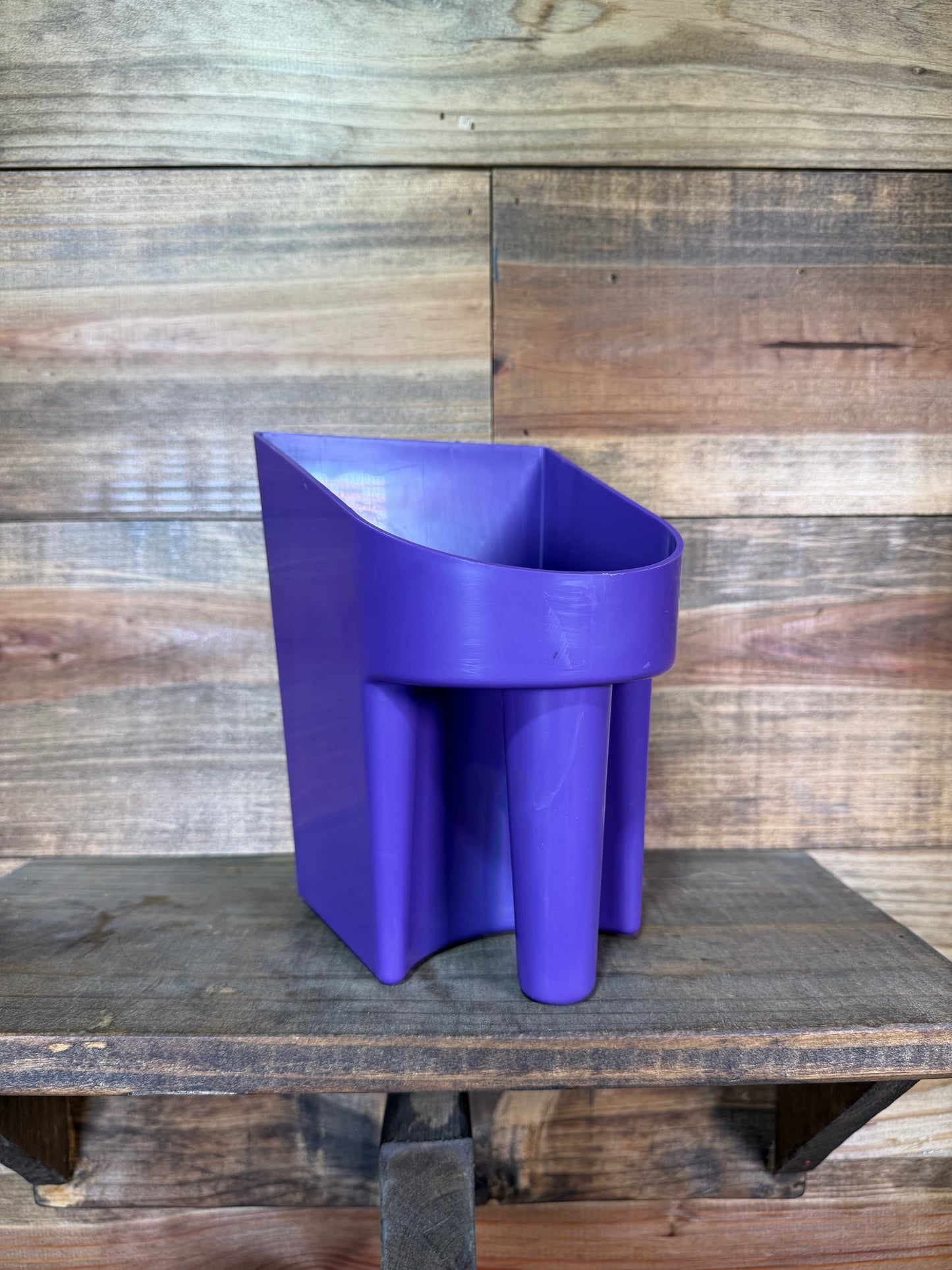 Colored Feed Scoops