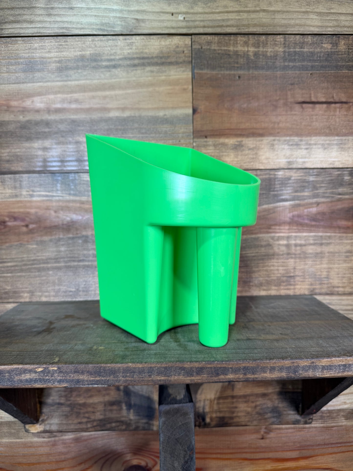Colored Feed Scoops