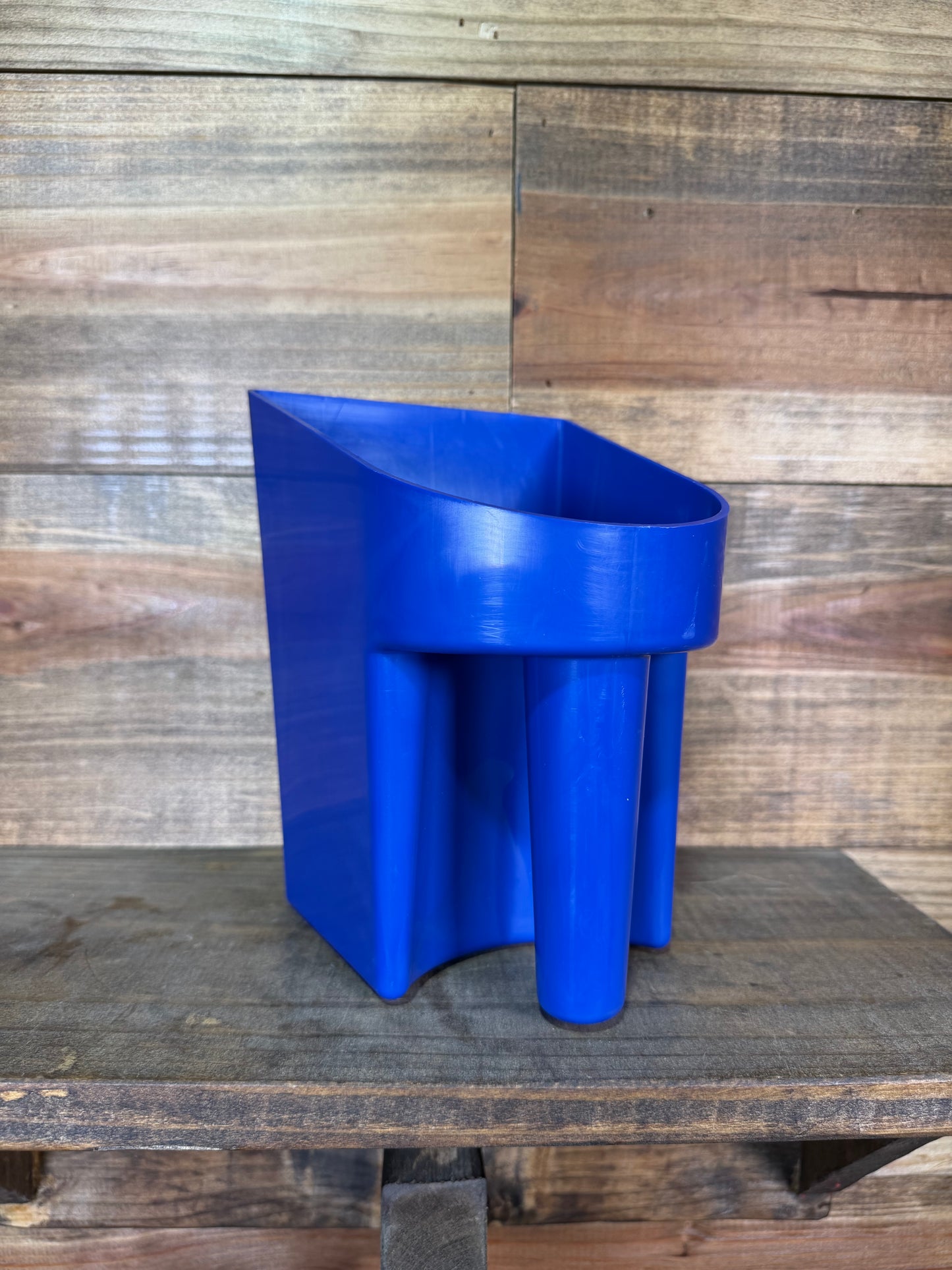 Colored Feed Scoops