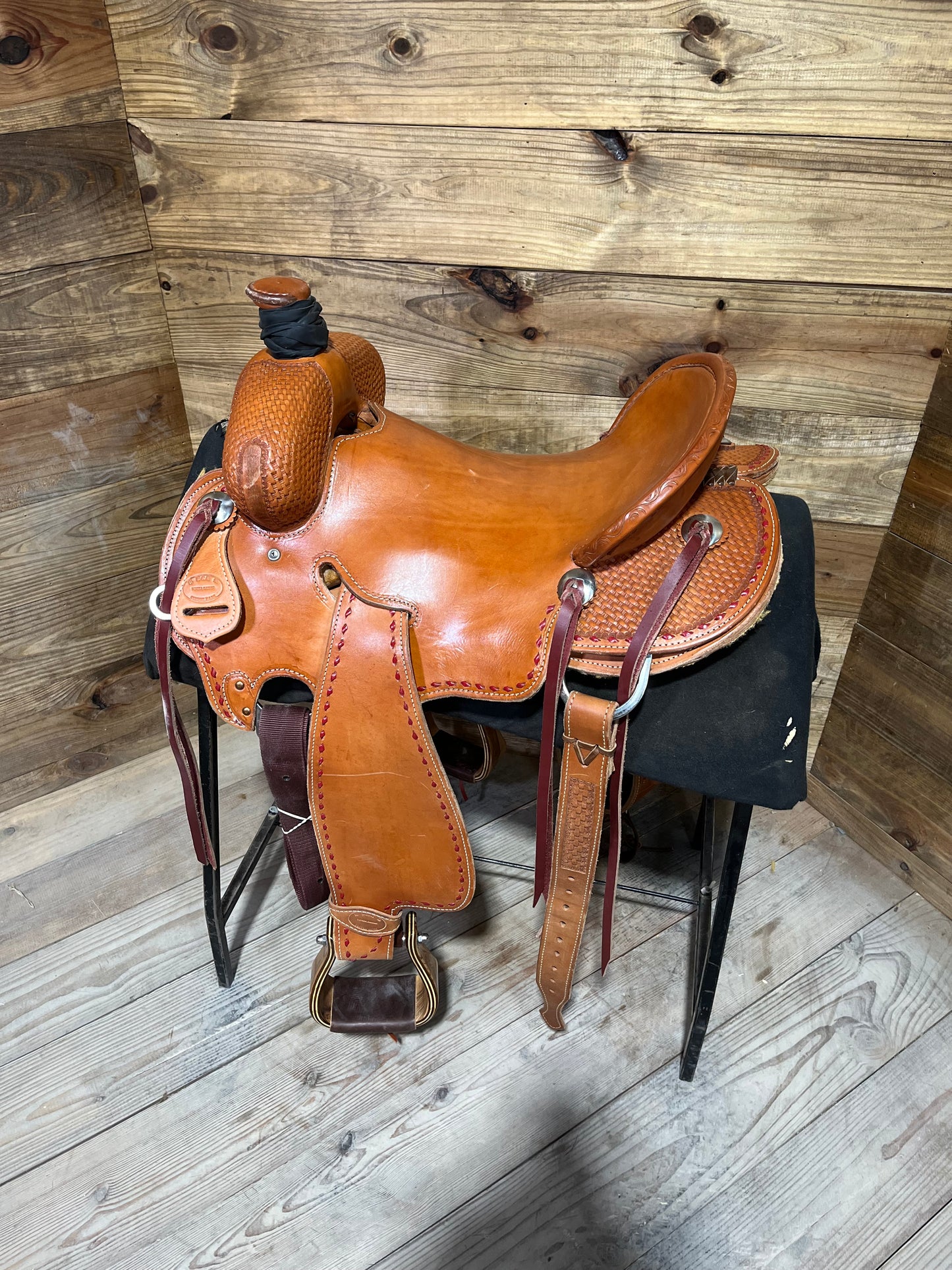 R Bar B Stripdown ISUSED2011