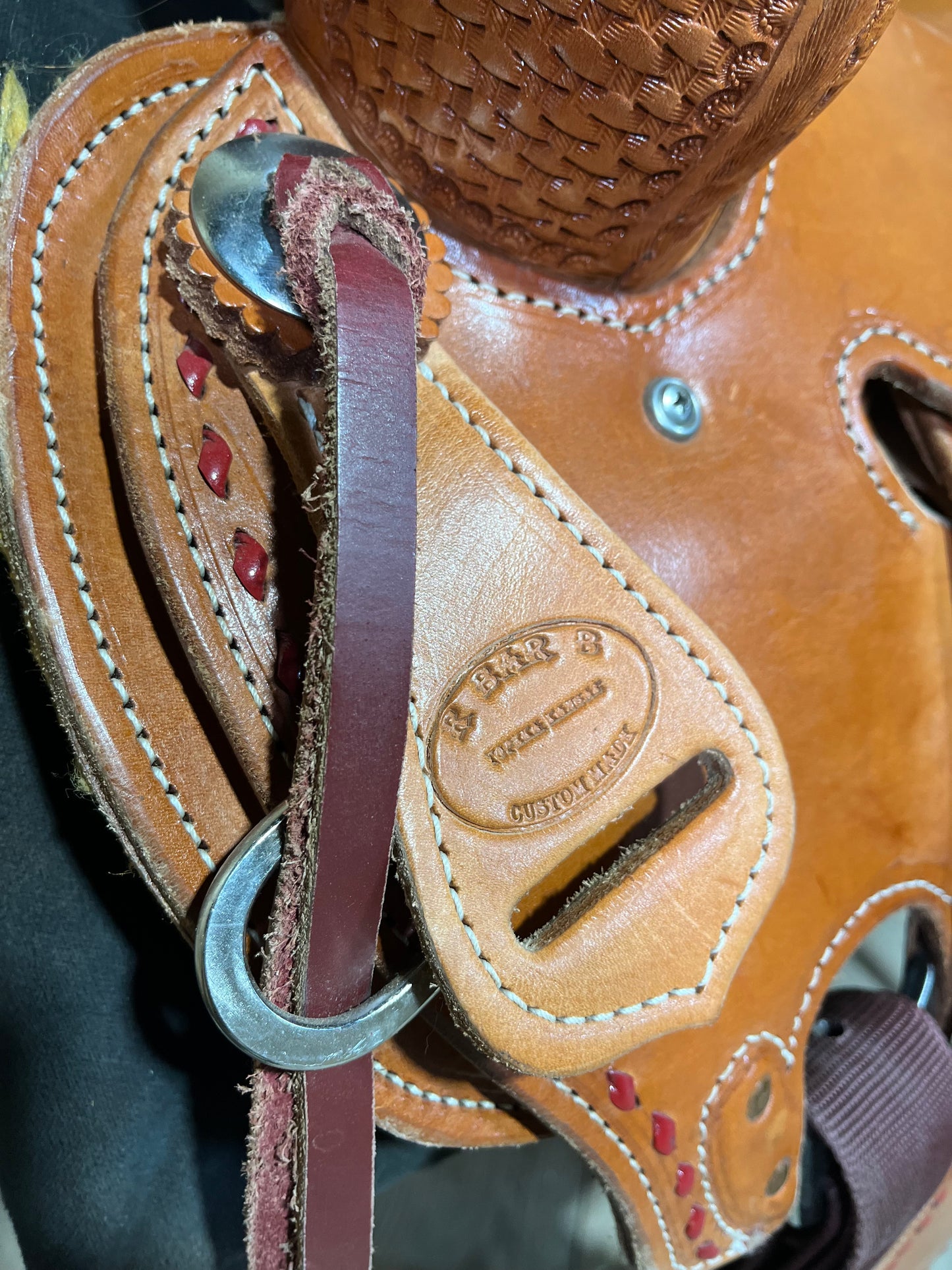 R Bar B Stripdown ISUSED2011