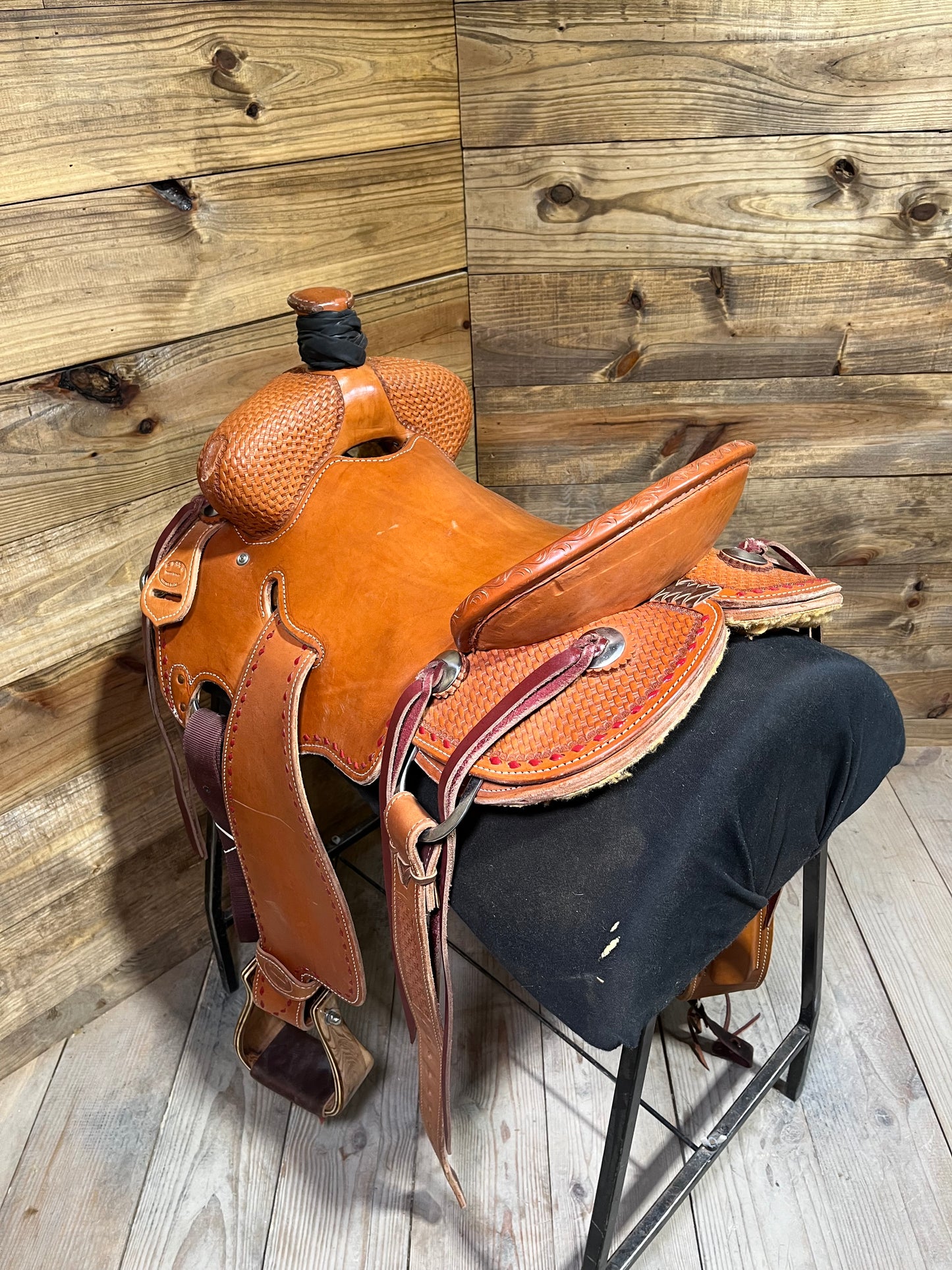 R Bar B Stripdown ISUSED2011