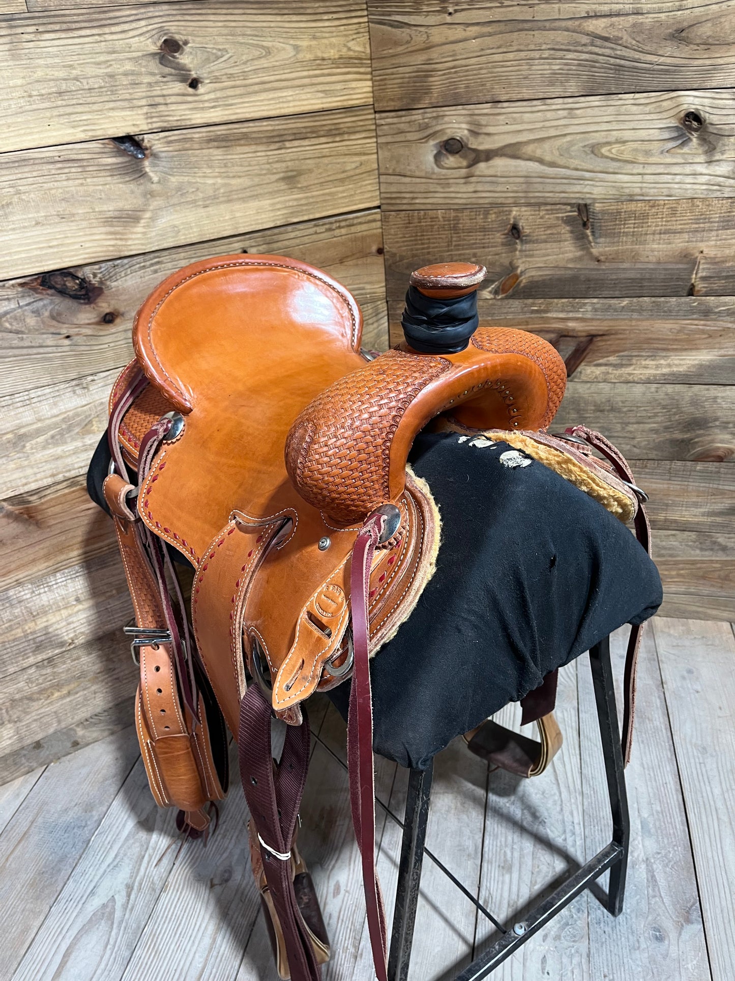 R Bar B Stripdown ISUSED2011