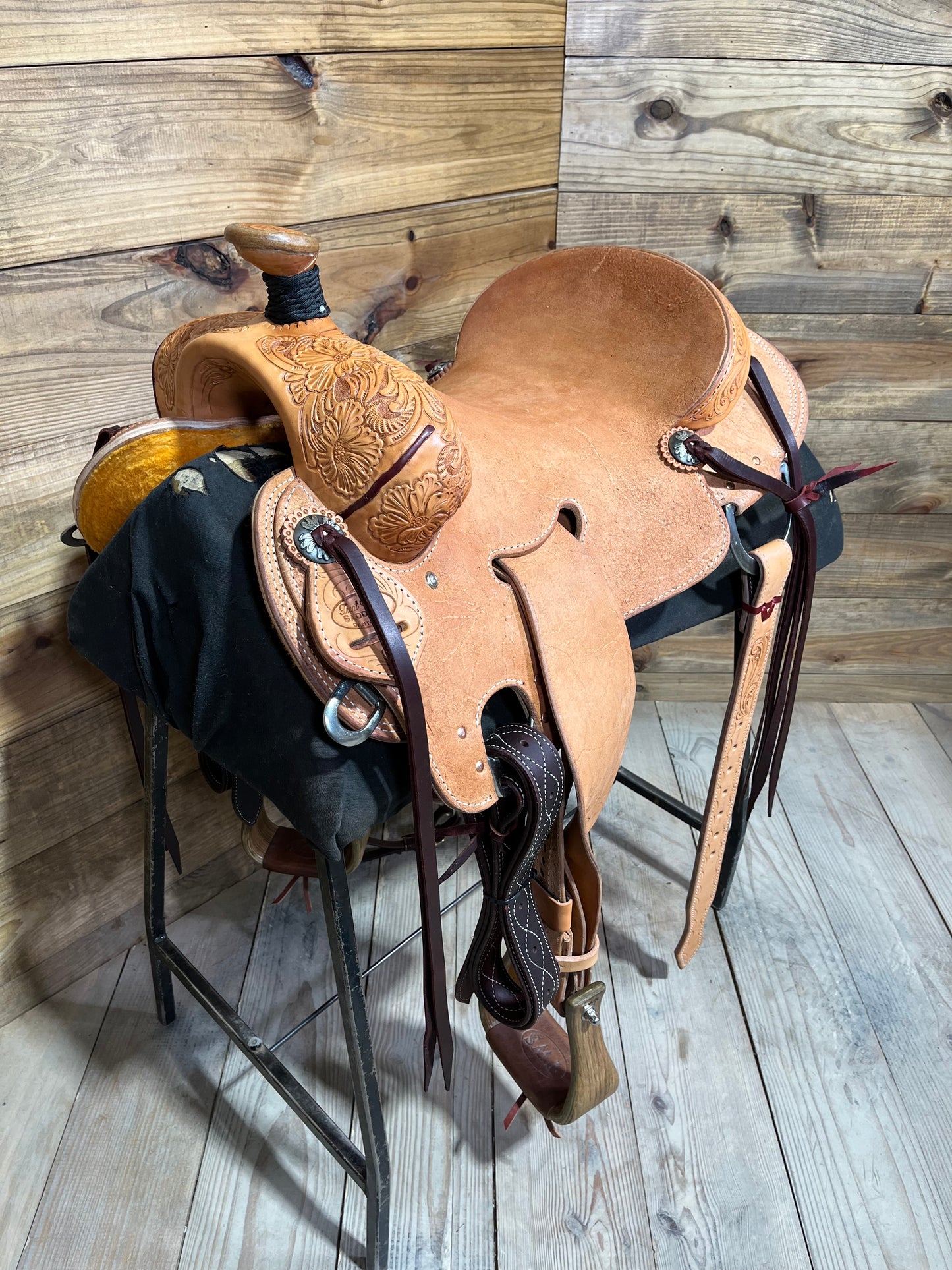 Trent Ward OY W/ leg cuts Rancher ISRS799-26