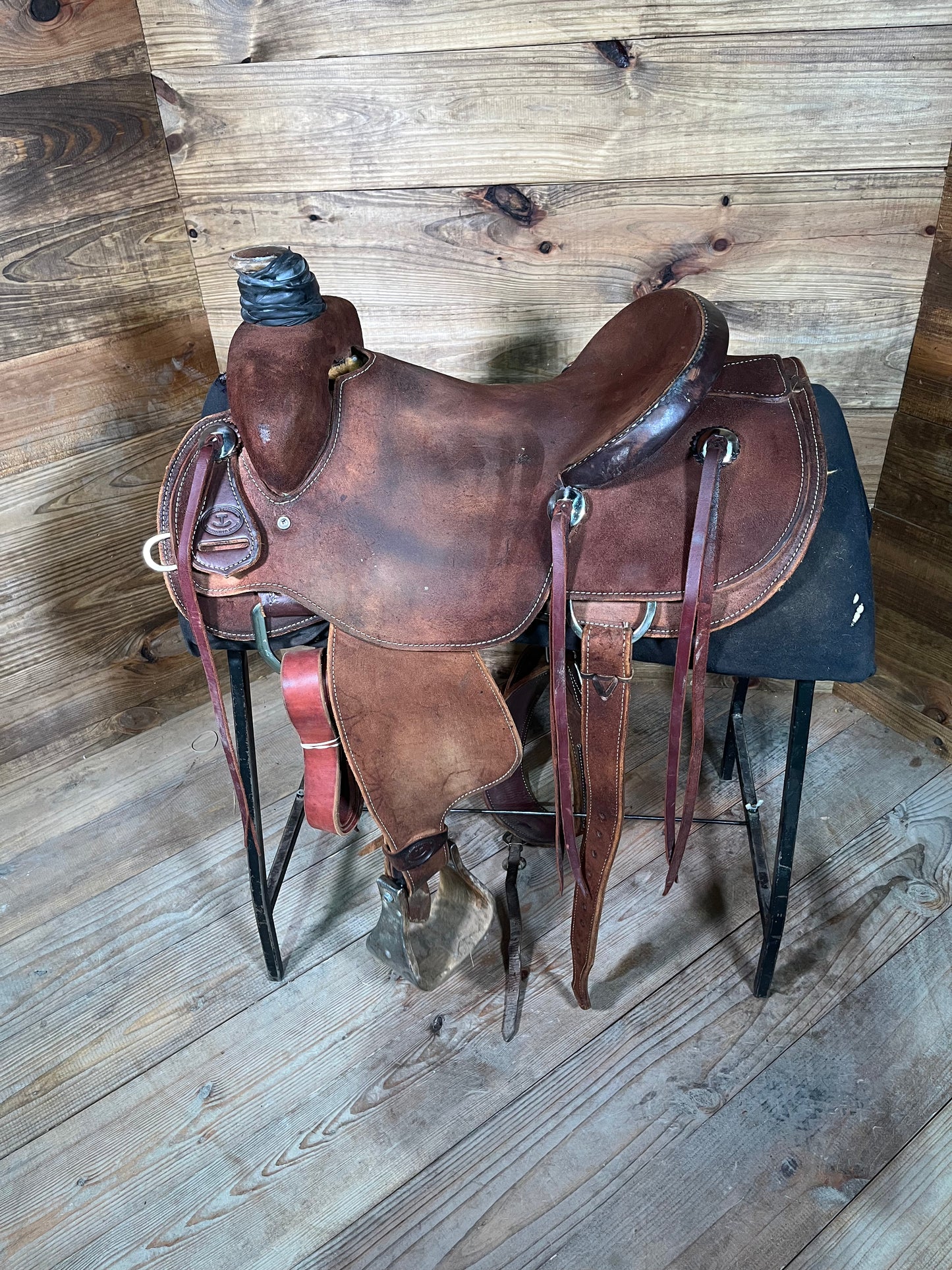 Rocking T Ranch Saddle ISUSED1449