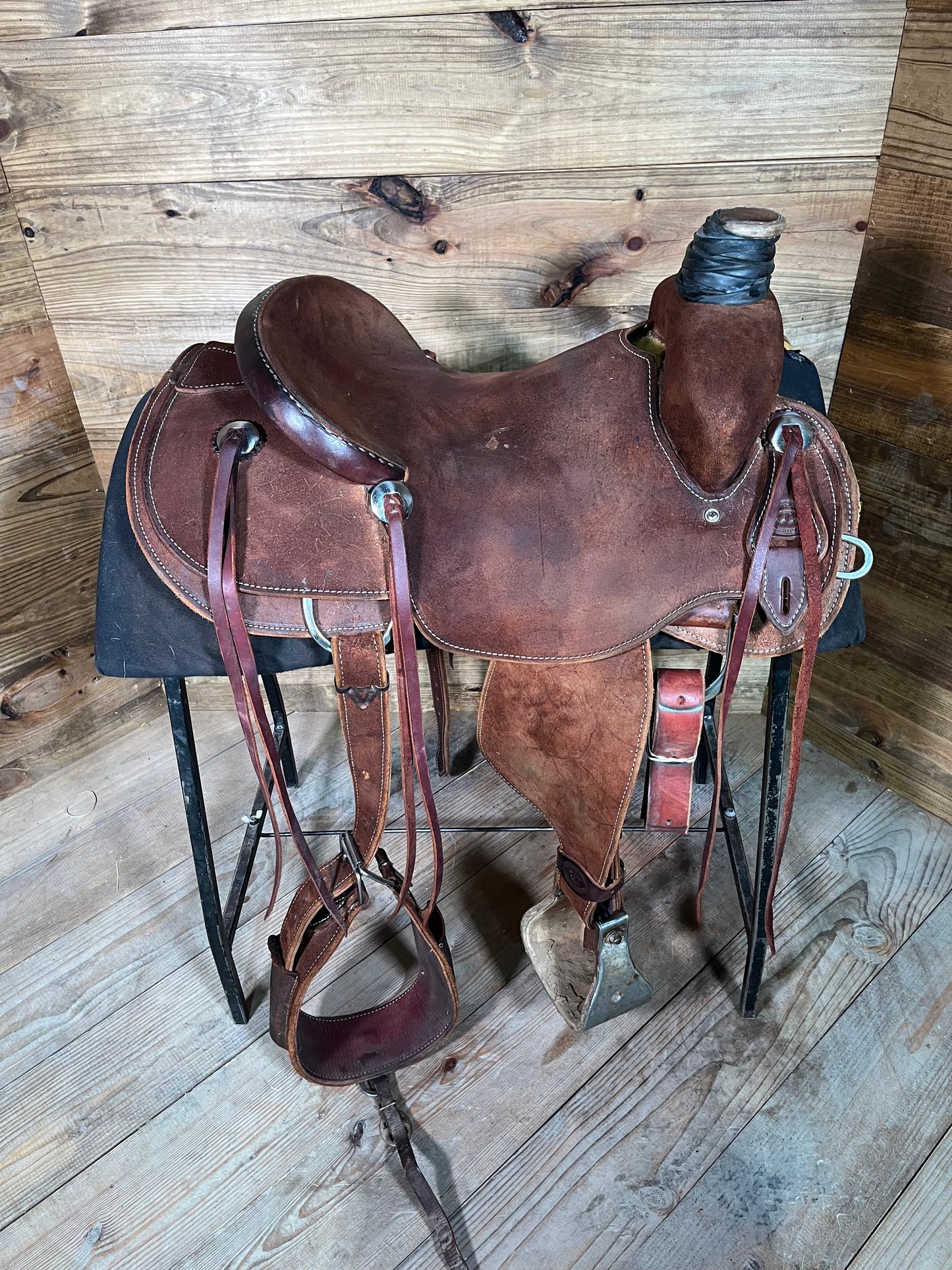 Rocking T Ranch Saddle ISUSED1449