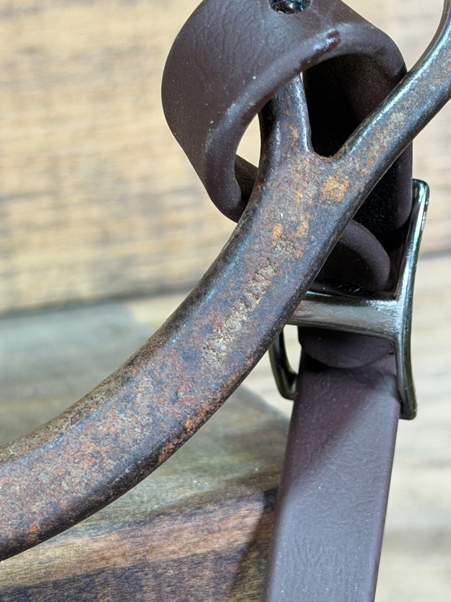 ISUB085 Brandon Anthony Twisted Hinge Port