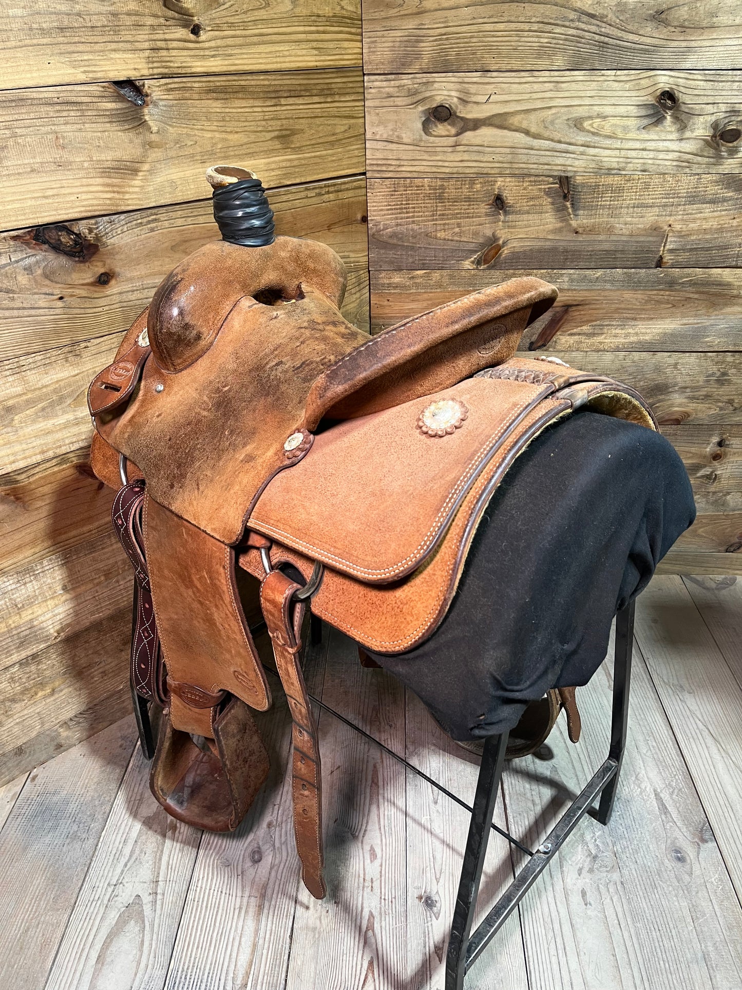 14” E & E Roping Saddle ISUSED2237