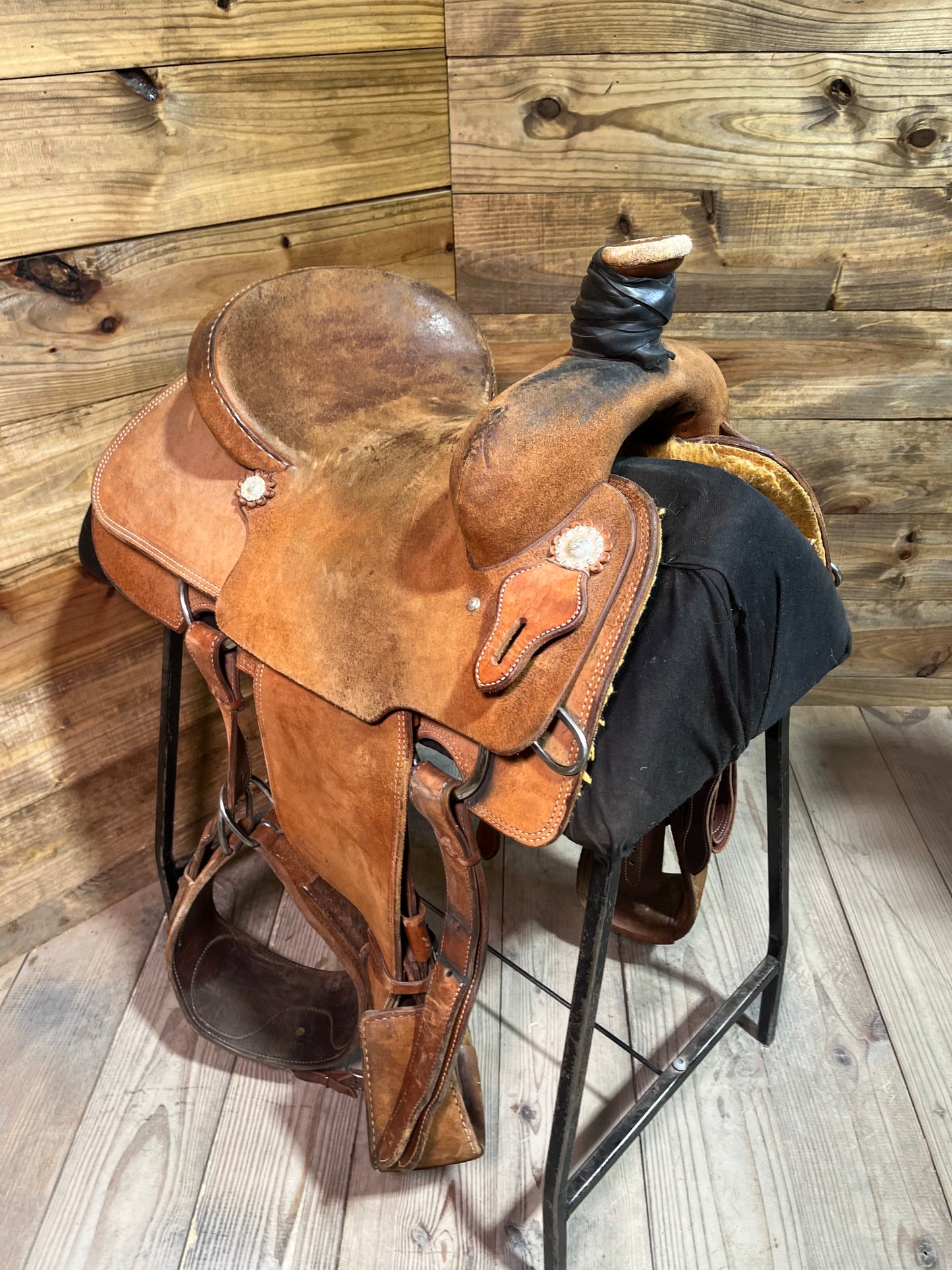 14” E & E Roping Saddle ISUSED2237