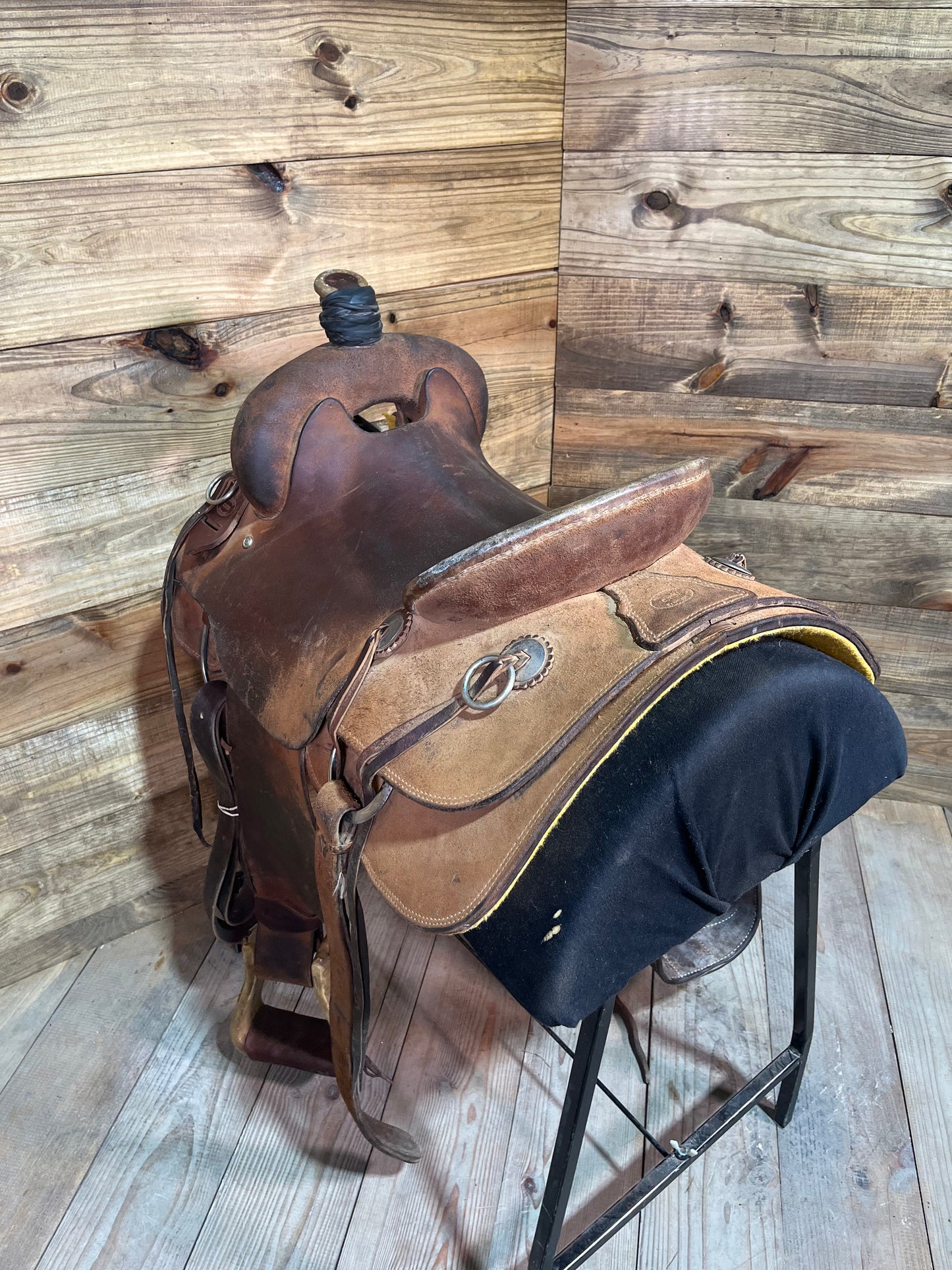 Henderson Ranch Saddle ISUSED1603