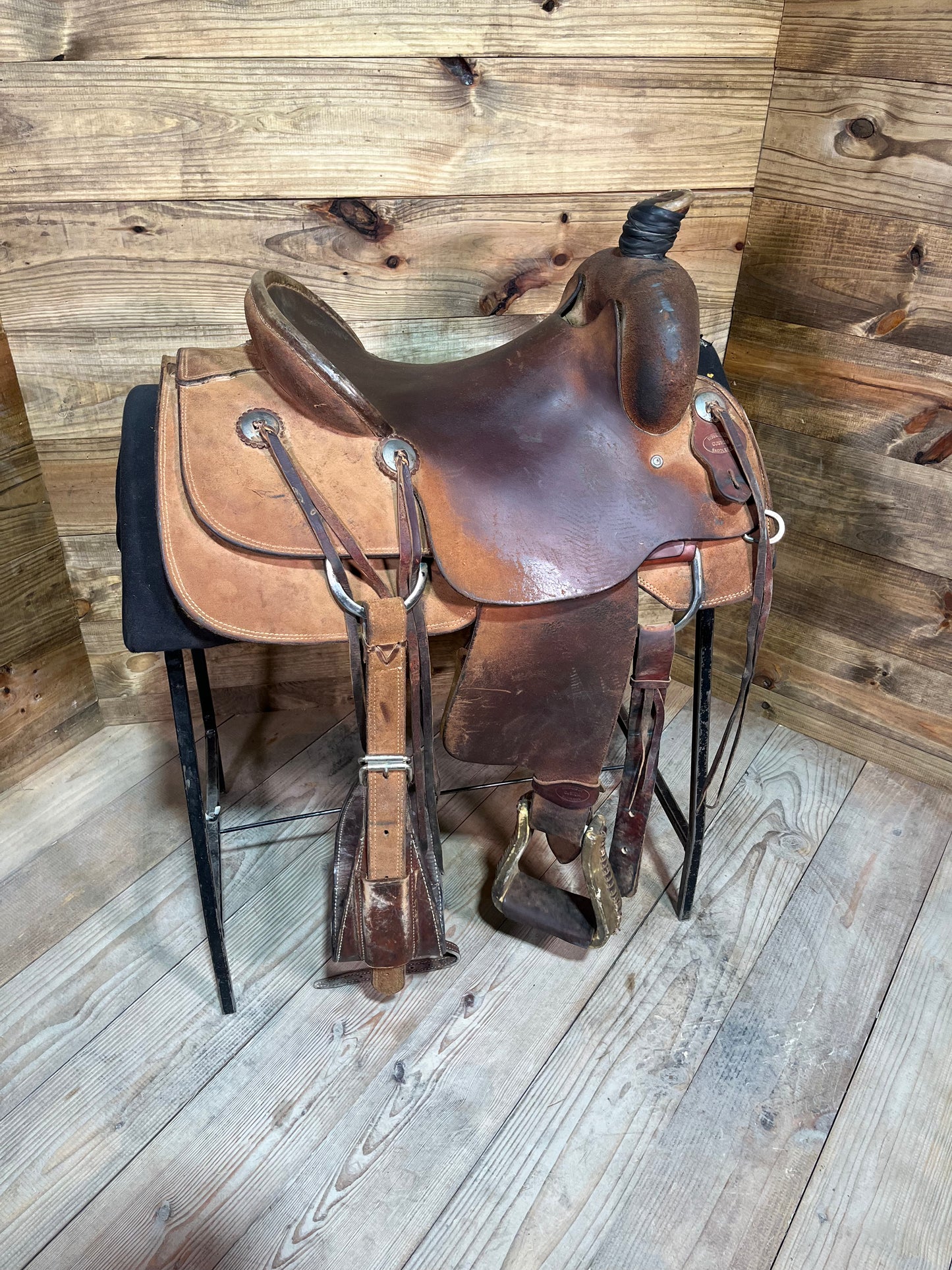 Henderson Ranch Saddle ISUSED1603