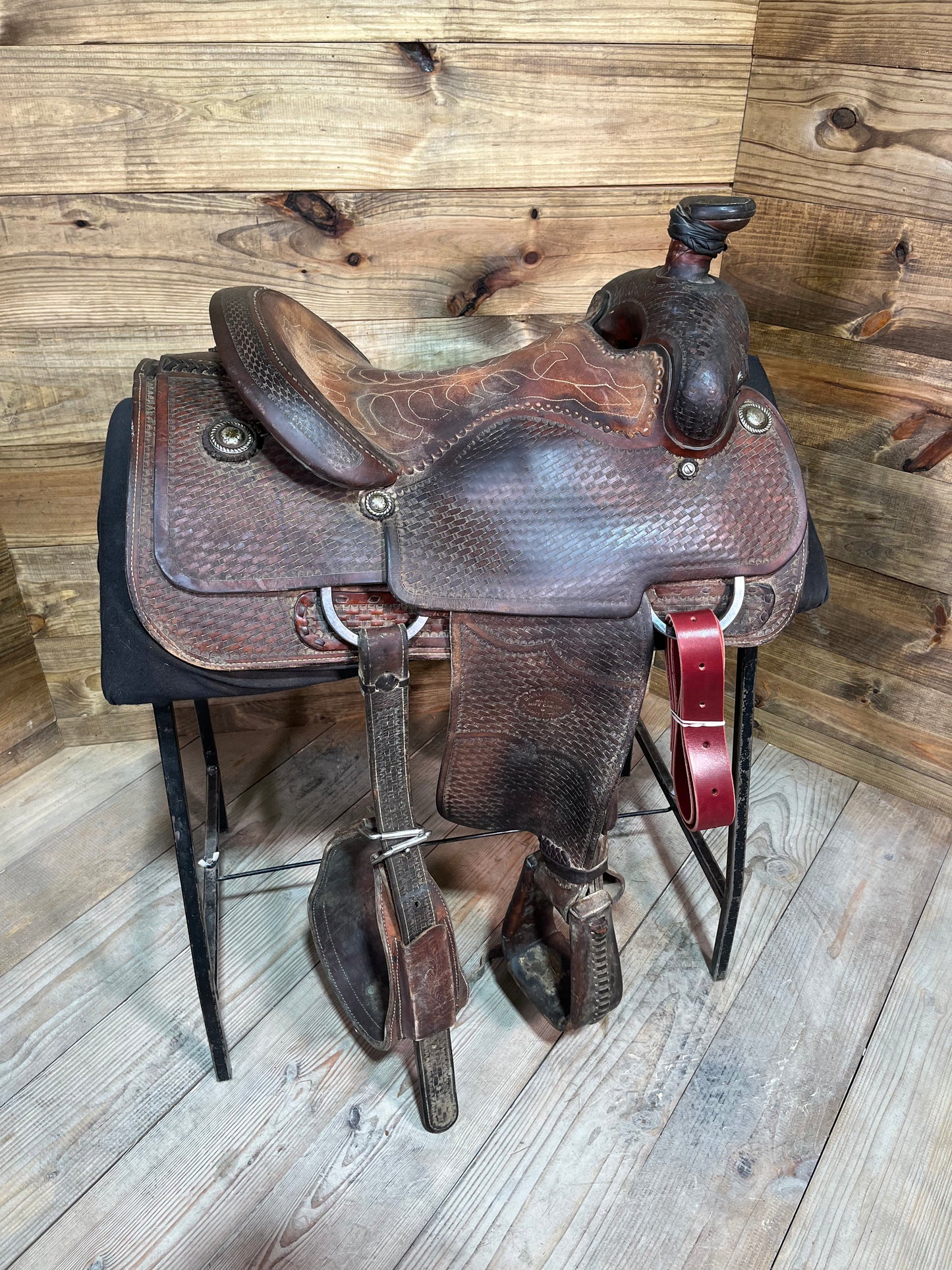 Mike Carter Custom Bar C Saddle ISUSED1607