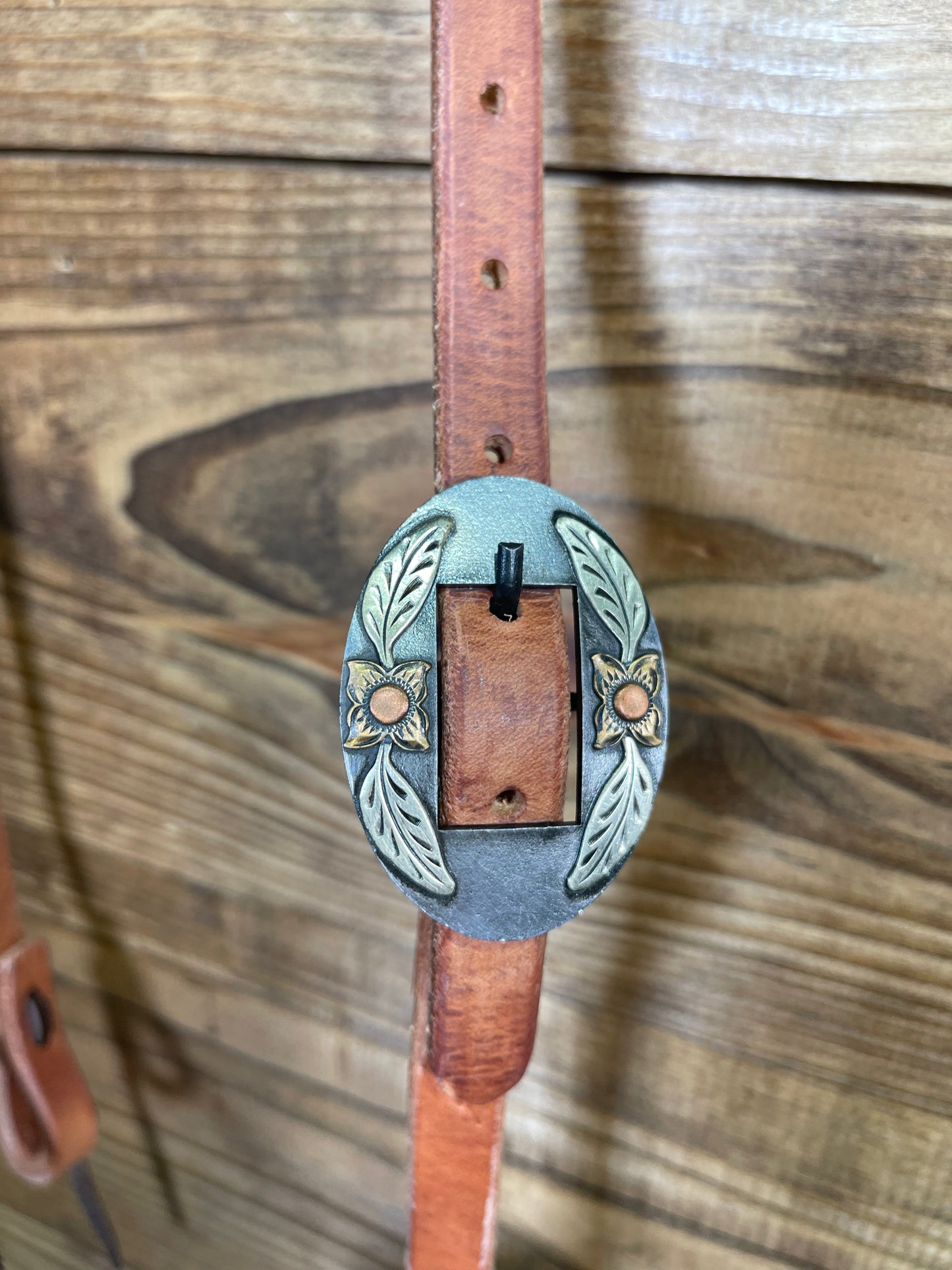 H1075 5/8" Split- Ear w/ Custom Oval Double Flower Buckle