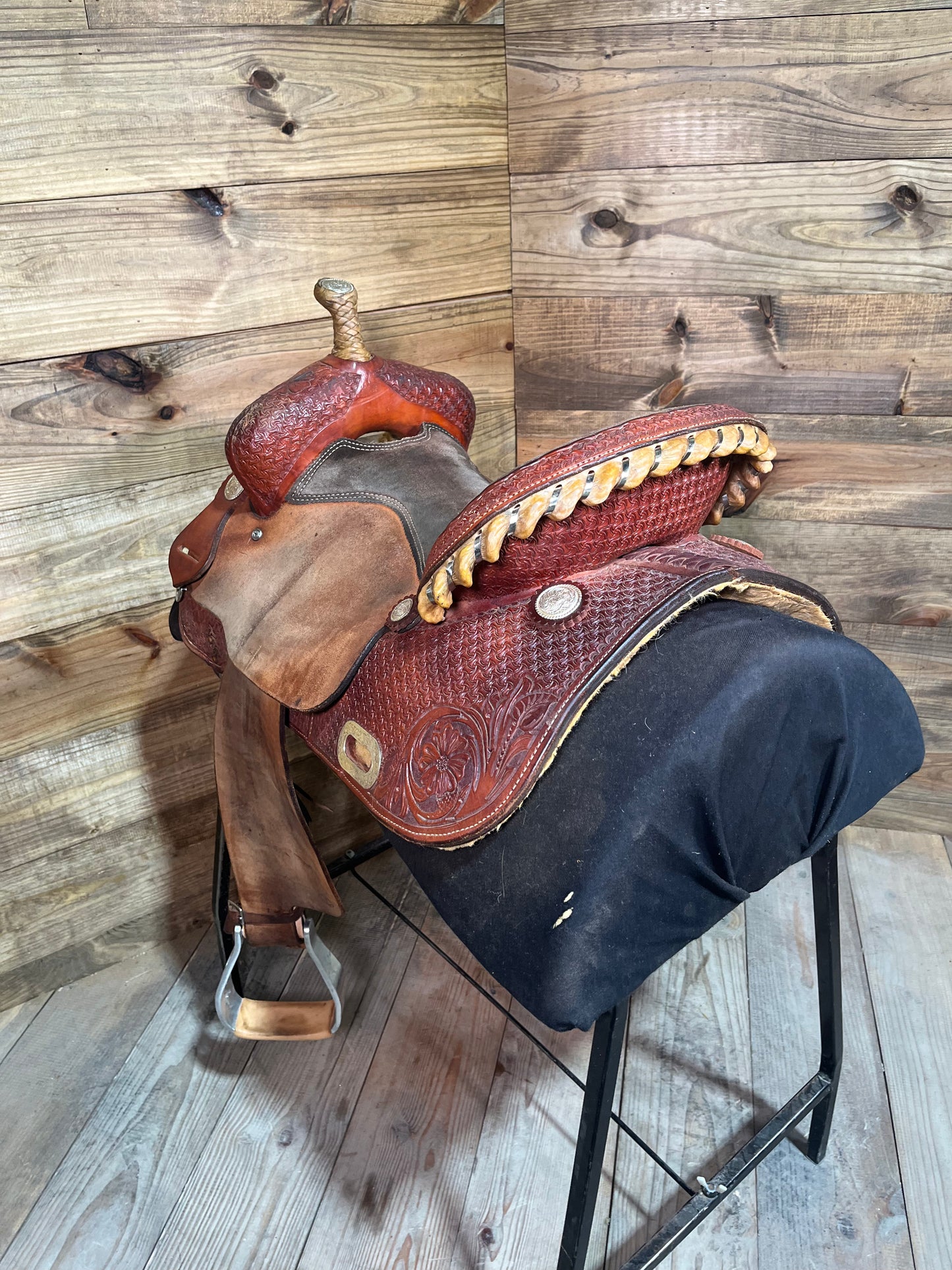 4T Barrel Saddle ISUSED1622