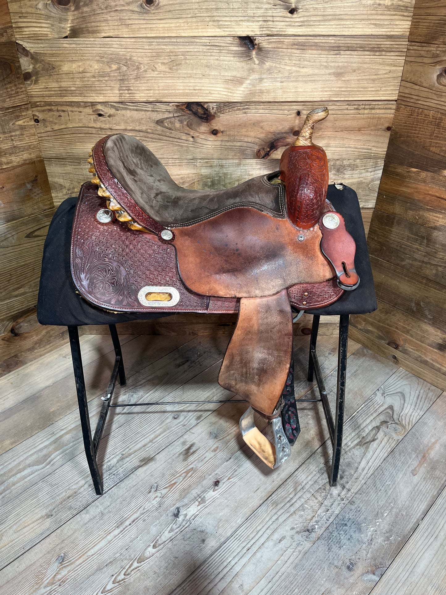 4T Barrel Saddle ISUSED1622