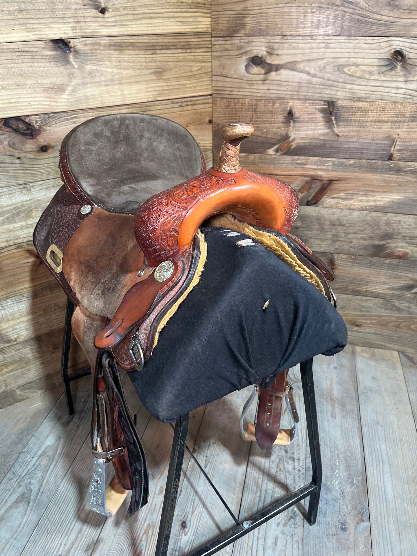 4T Barrel Saddle ISUSED1622