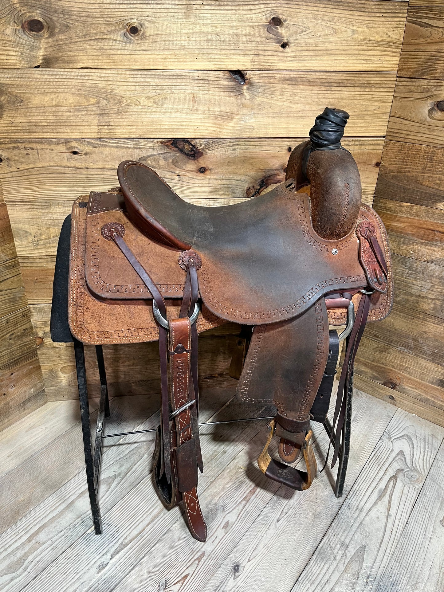 16 1/2” Todd Jays Ranch Cutter ISUSED2316
