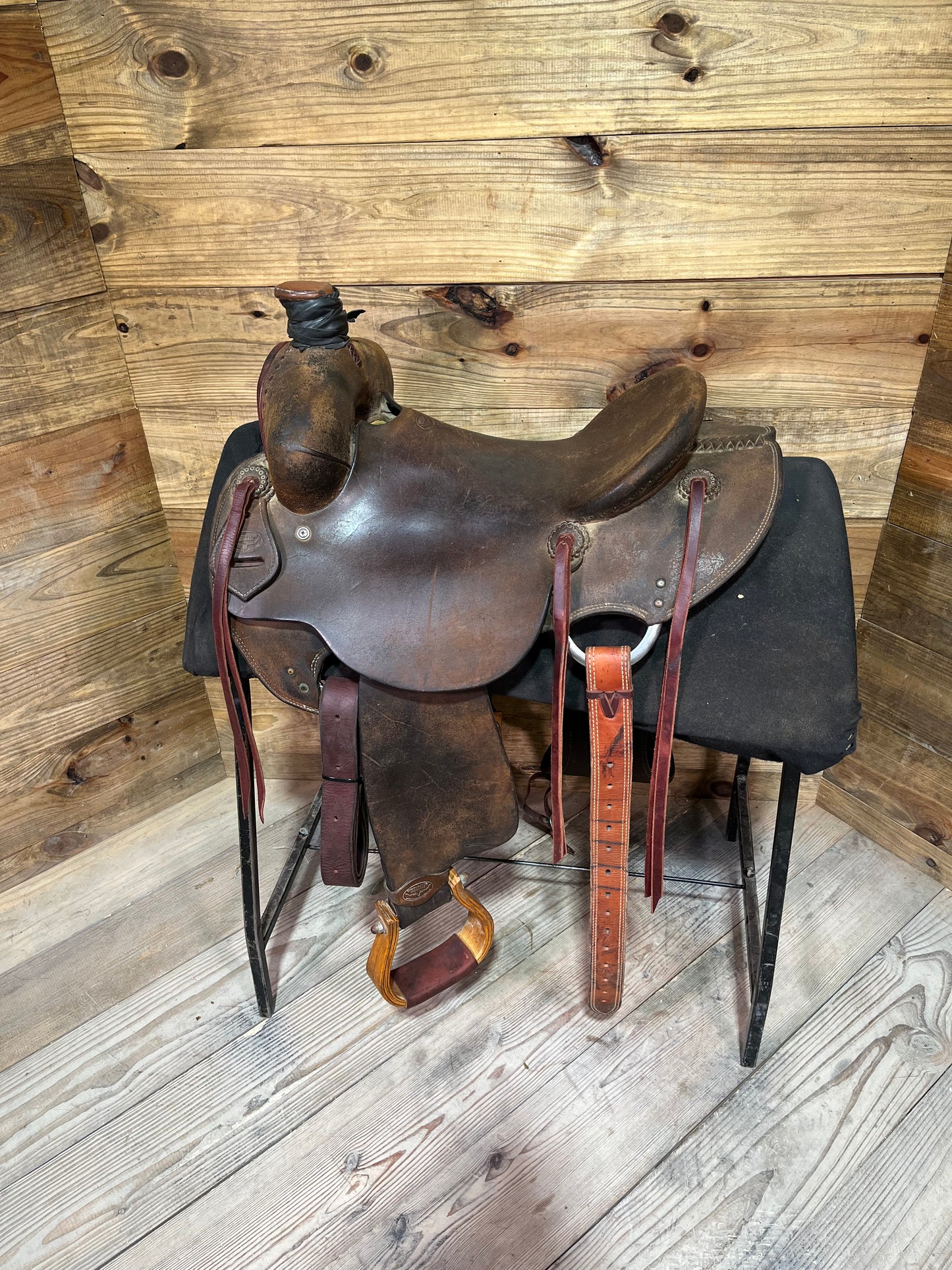 15” Cowpuncher Ranch Saddle ISUSED2332
