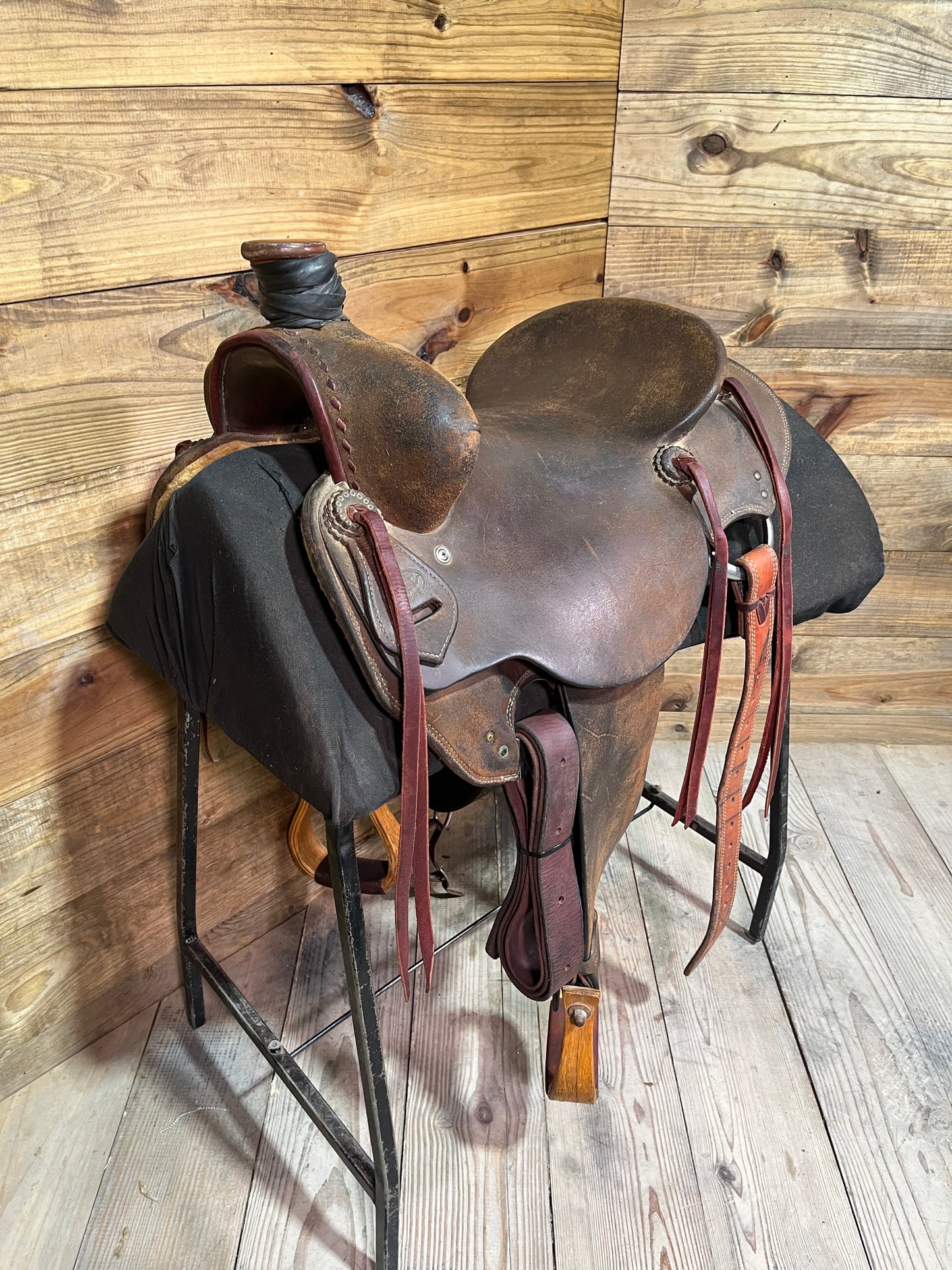 15” Cowpuncher Ranch Saddle ISUSED2332