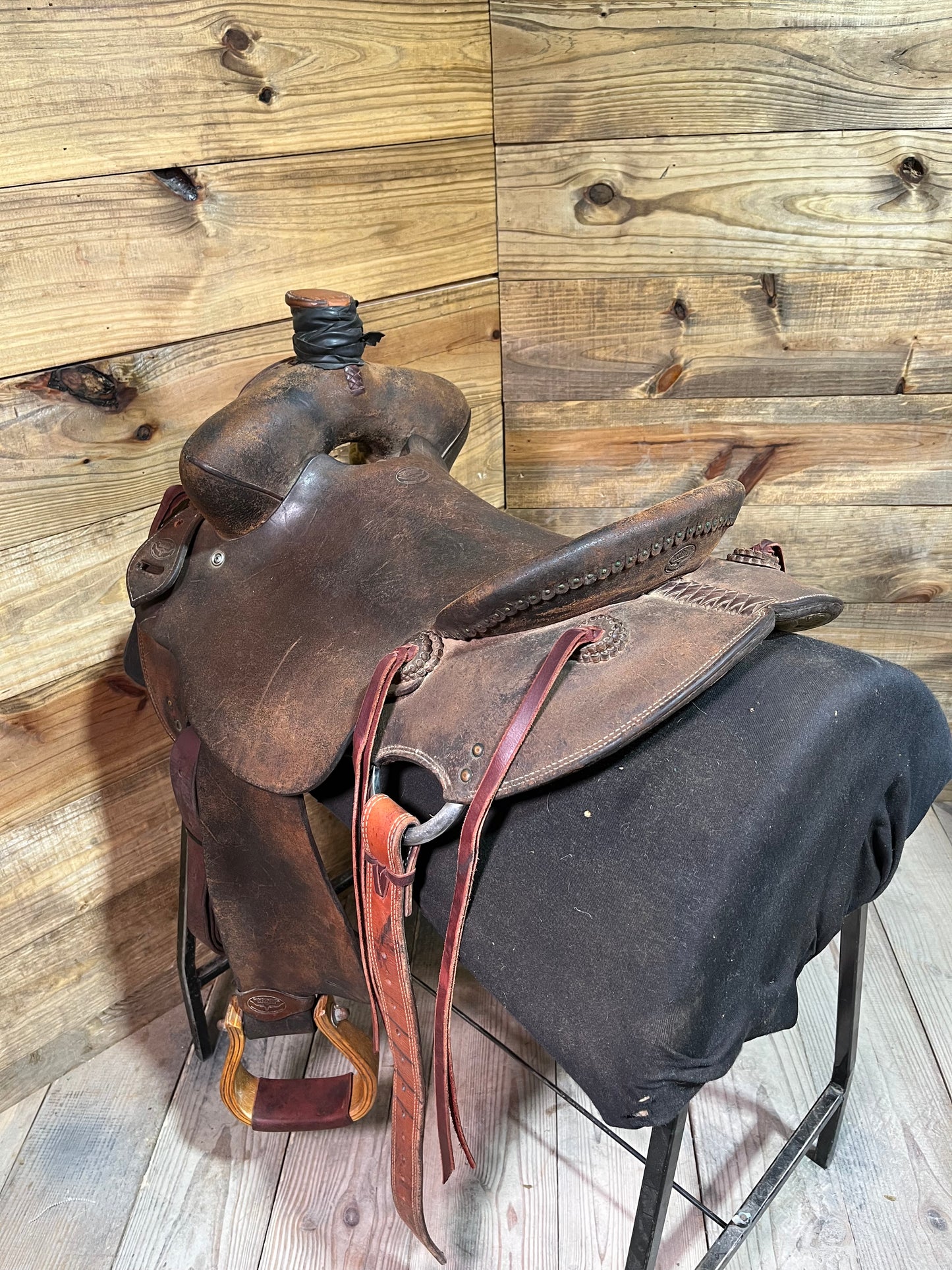 15” Cowpuncher Ranch Saddle ISUSED2332