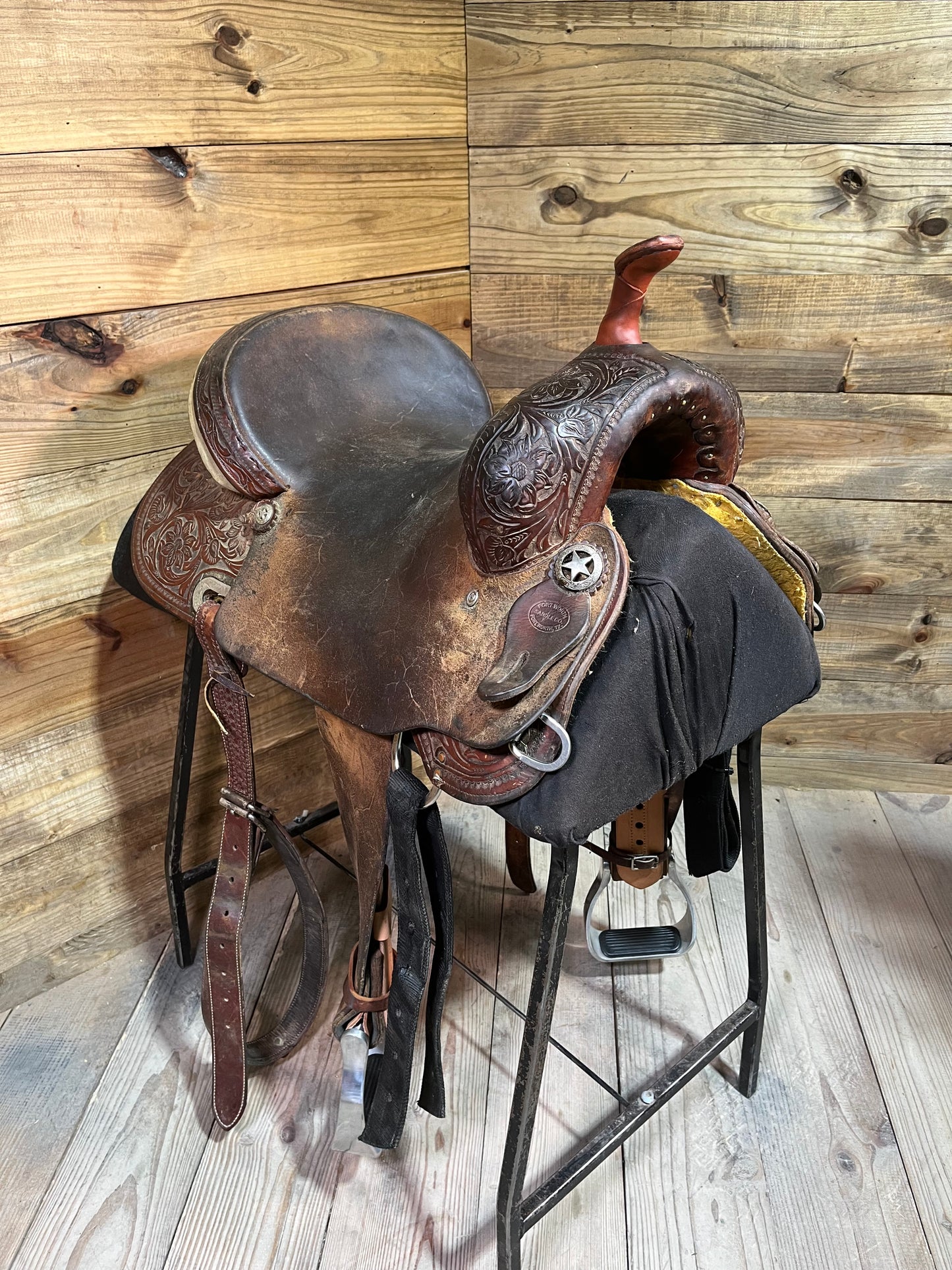 16 1/4” Fort Worth Saddle Co. Barrel ISUSED2338