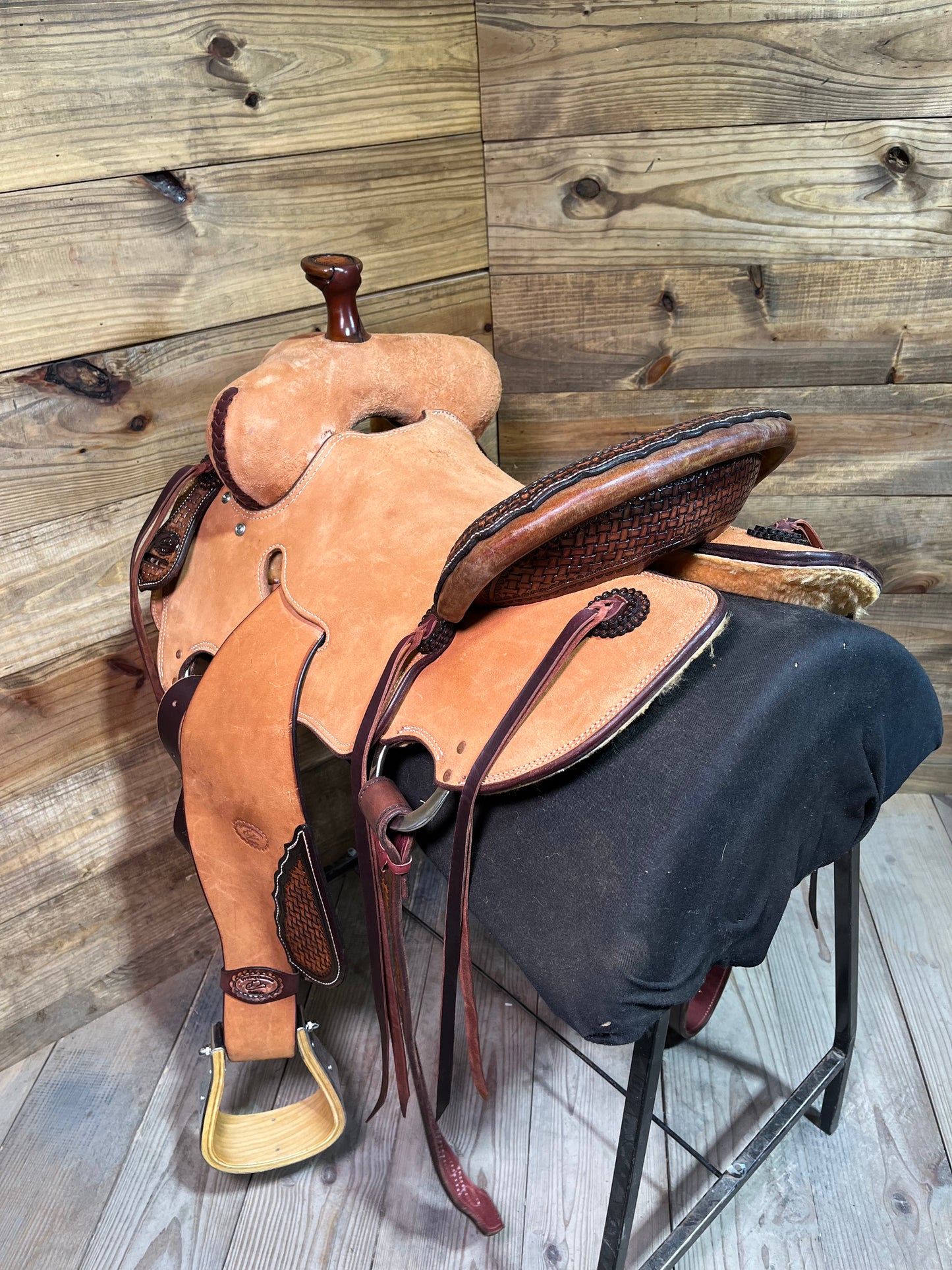 16" Cowboy Custom Tucson Rancher ISCC029