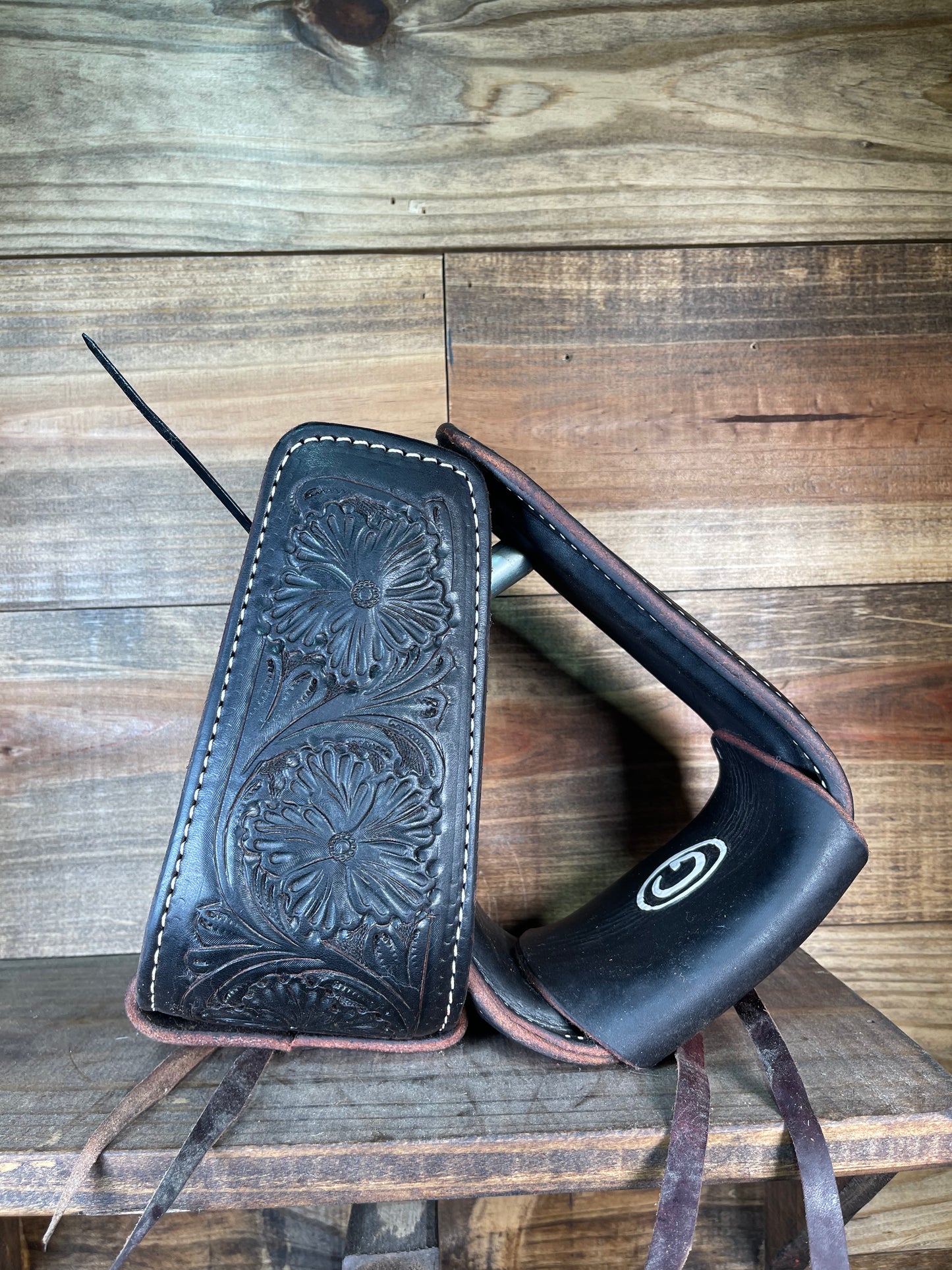 Stirrup Tooling #18Chocolate Oiled w/ White G's